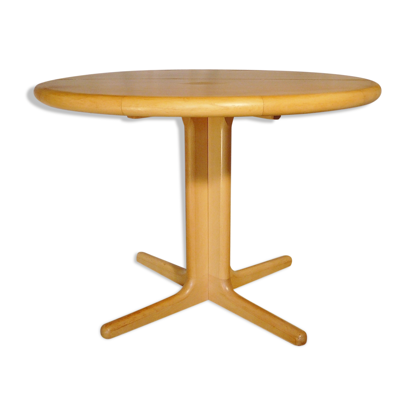Expandable round table in Scandinavian blond teak Laurits M Larsen