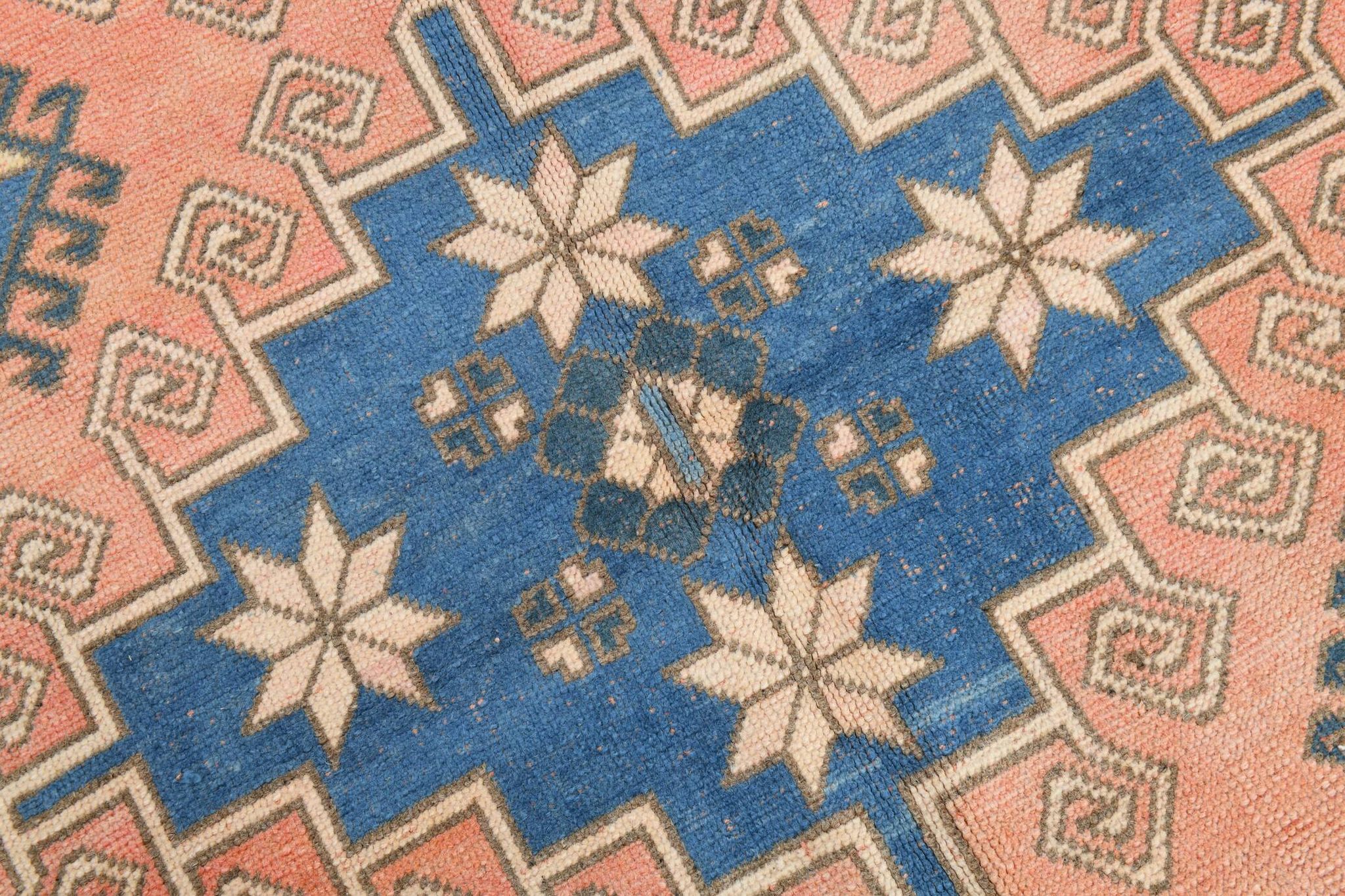 6x10 Salmon & Blue Comtemporary Vintage Rug, 194x297Cm