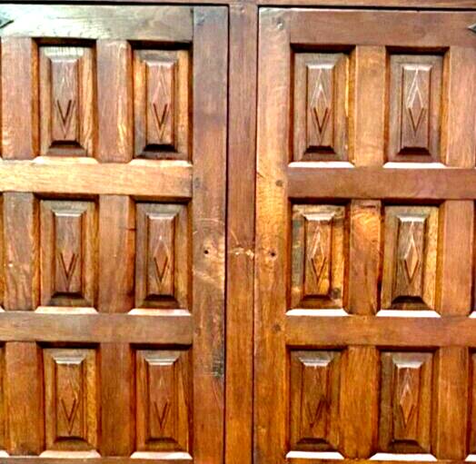 Monastery sideboard with four shutters in solid oak 20th century