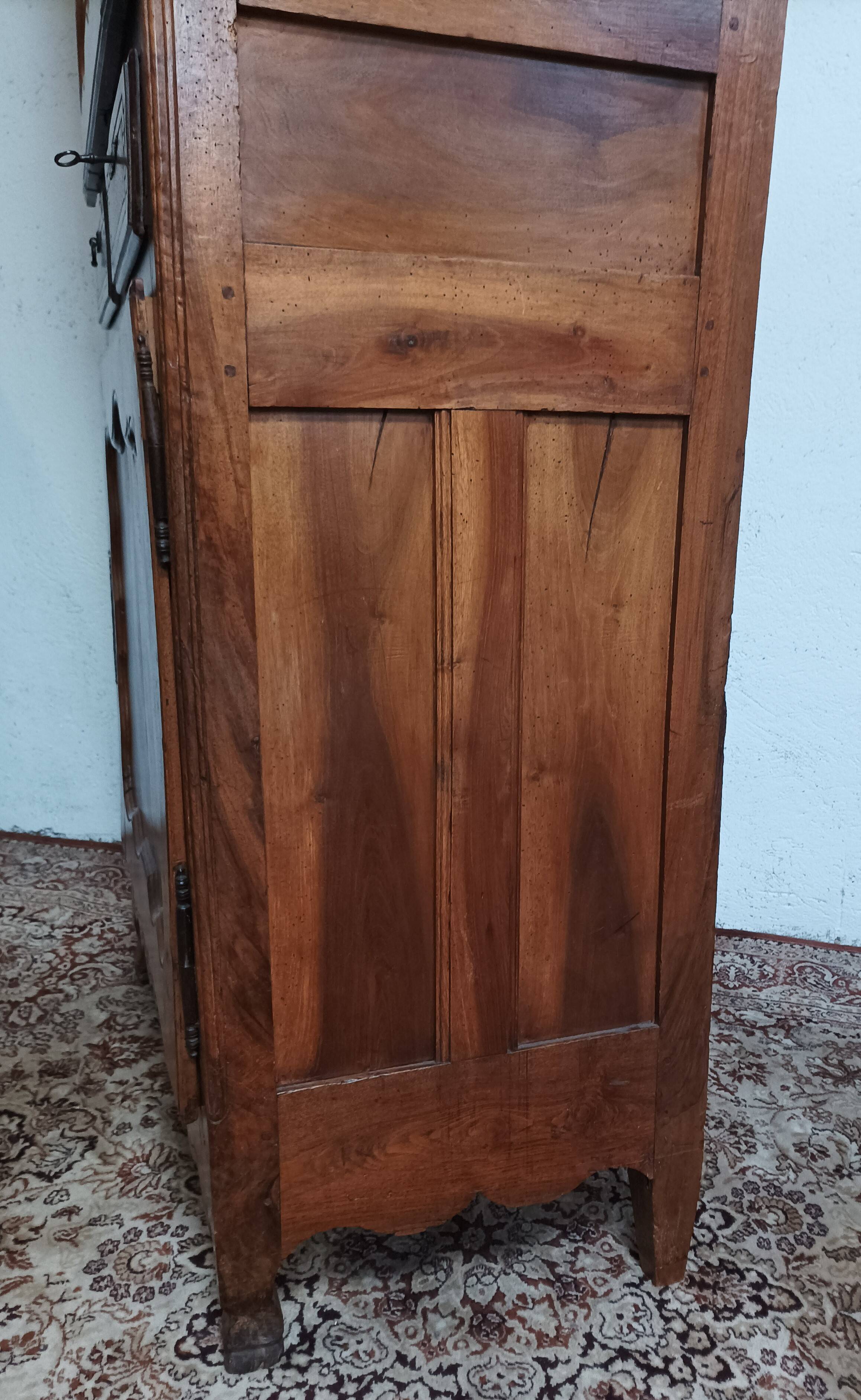 Louis XV standing man in walnut 18th century