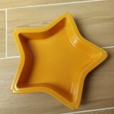 Émile Henry oven dish in the shape of a star