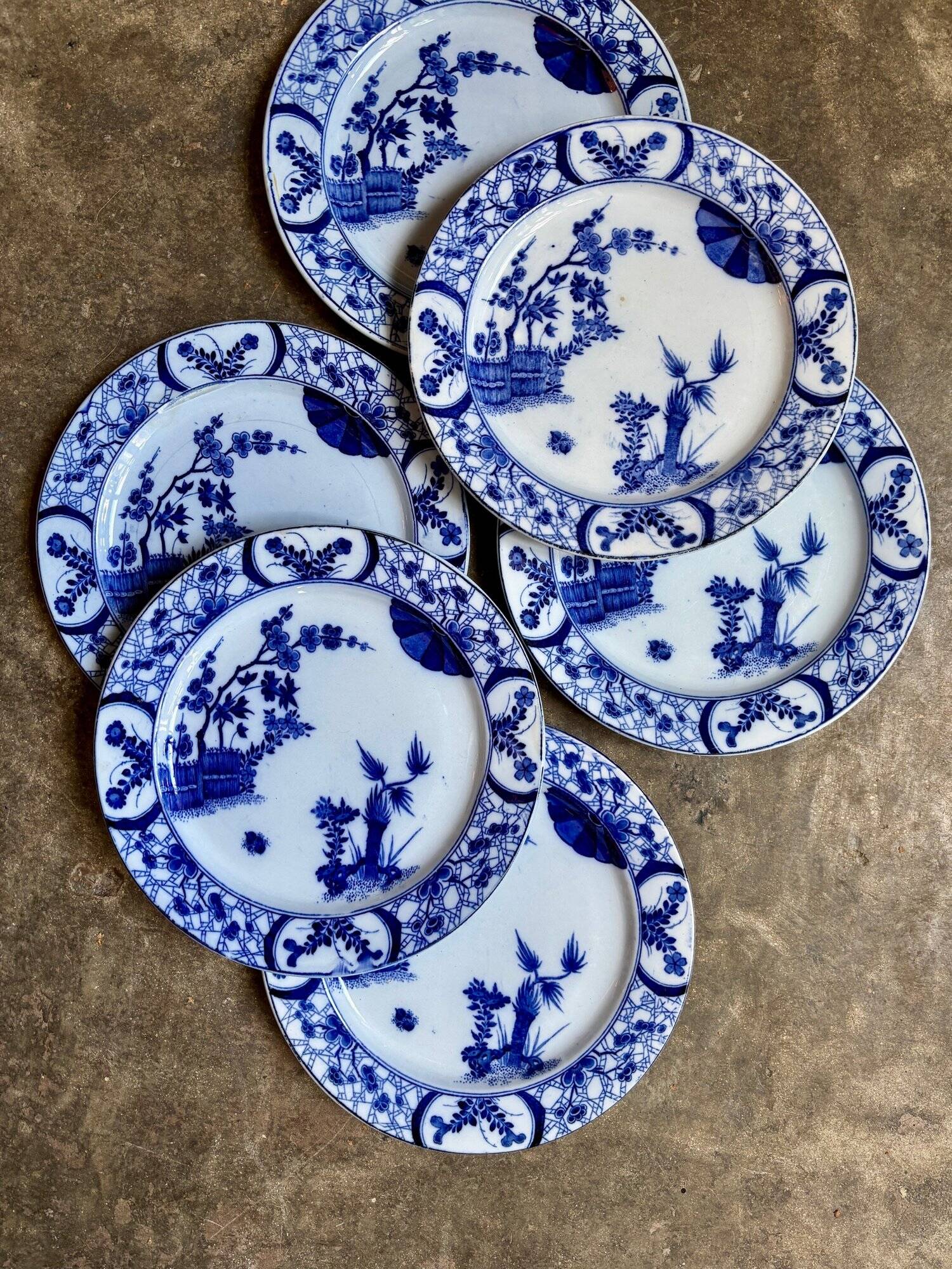 6 Creil and Montereau flat plates in blue earthenware, "Japan" service circa 1895