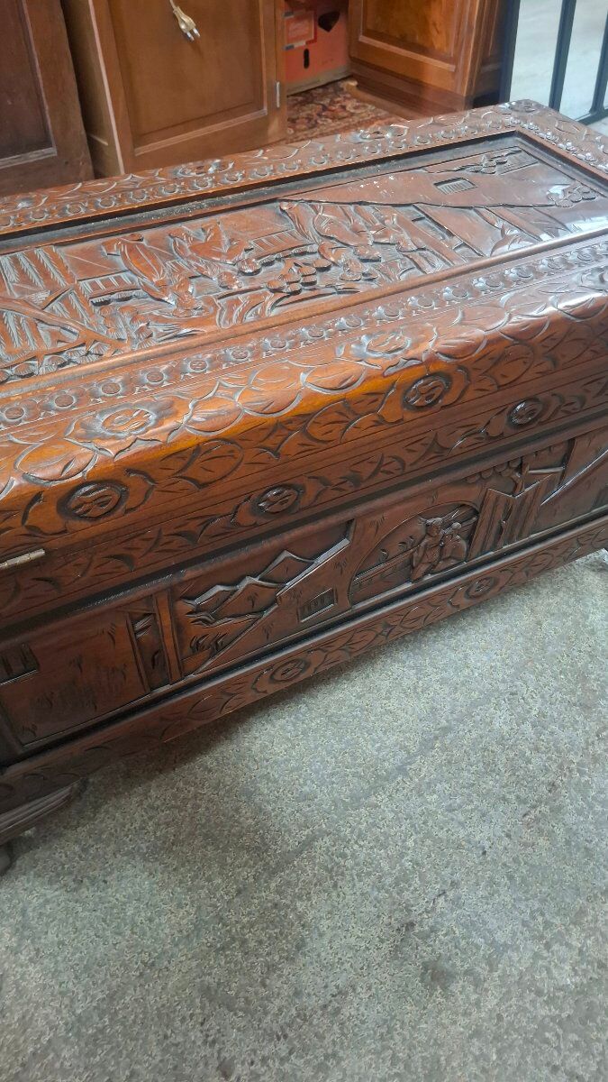 Coffre asiatique