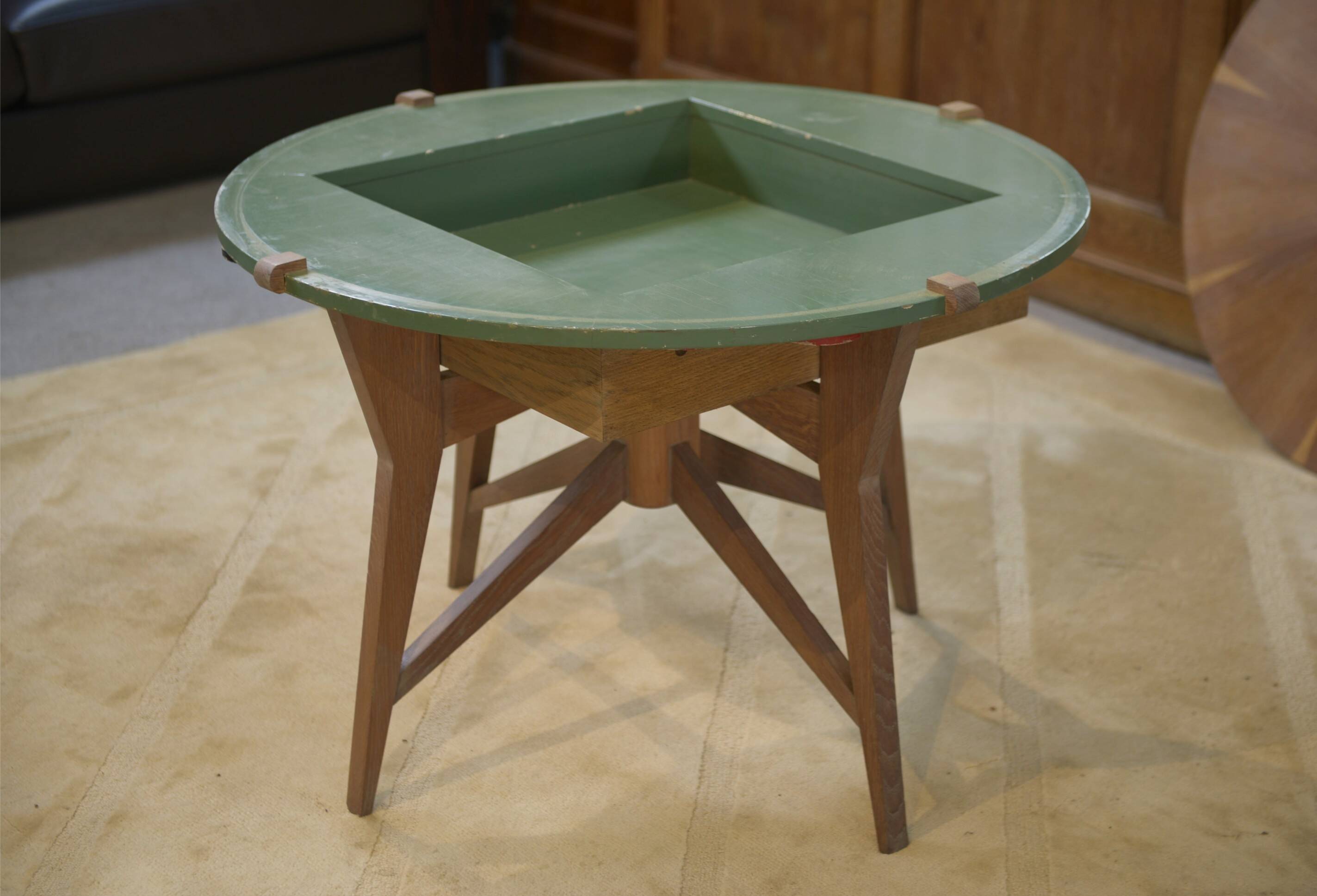Table de jeux / guéridon en chêne 1940’s