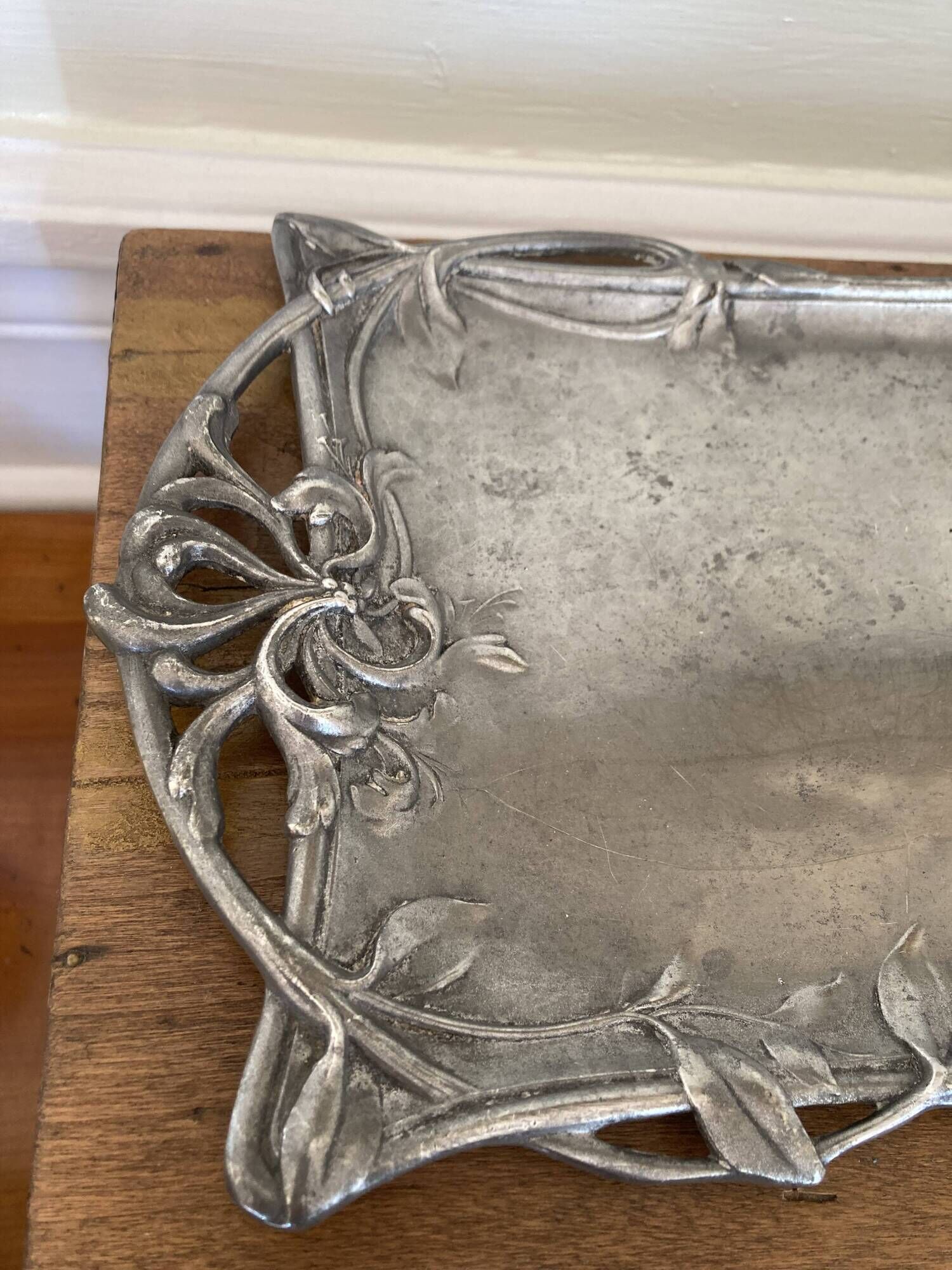 Gallia art nouveau empty pocket tray with honeysuckle motif