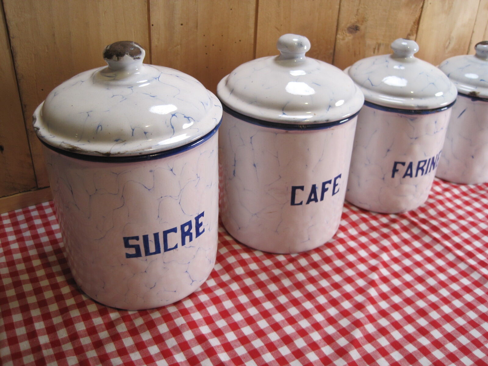 6 old spice pots in white and blue enamelled sheet metal