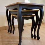 Nesting coffee tables