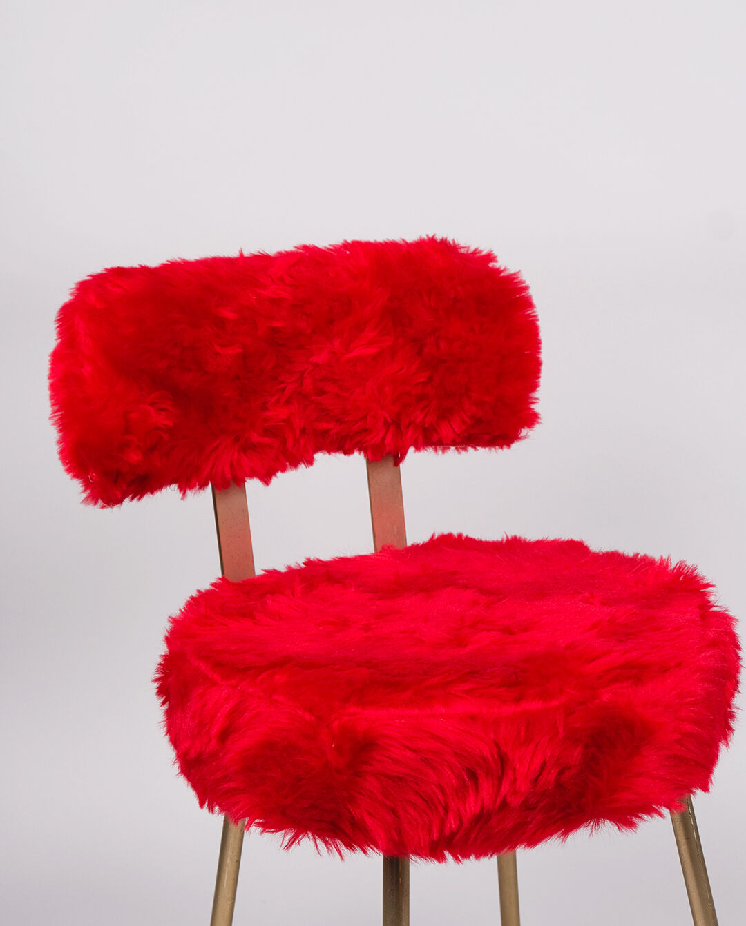 Red moumoute armchair