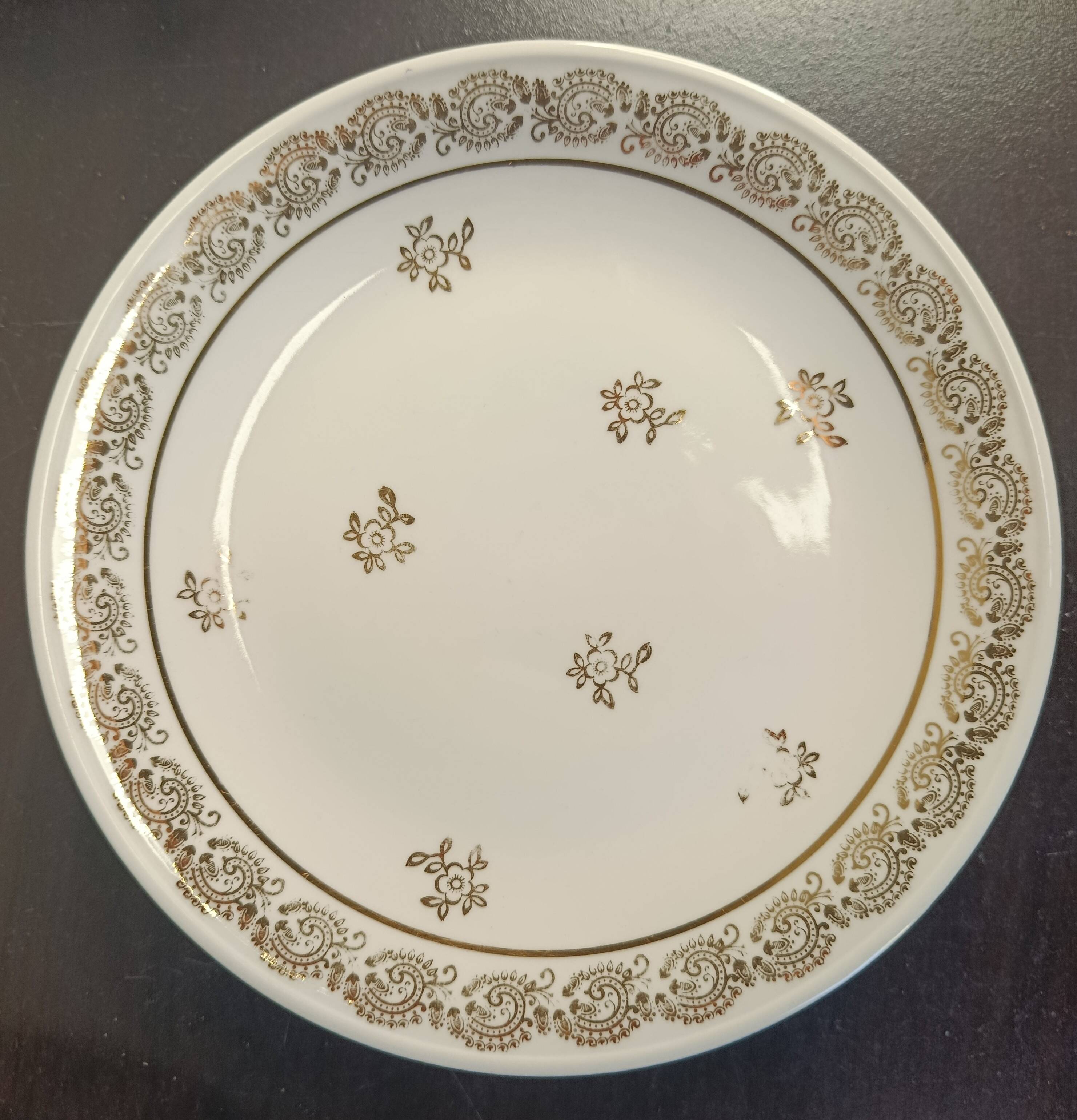 Complete grand table service, Limoges porcelain and gilding, LOT 1