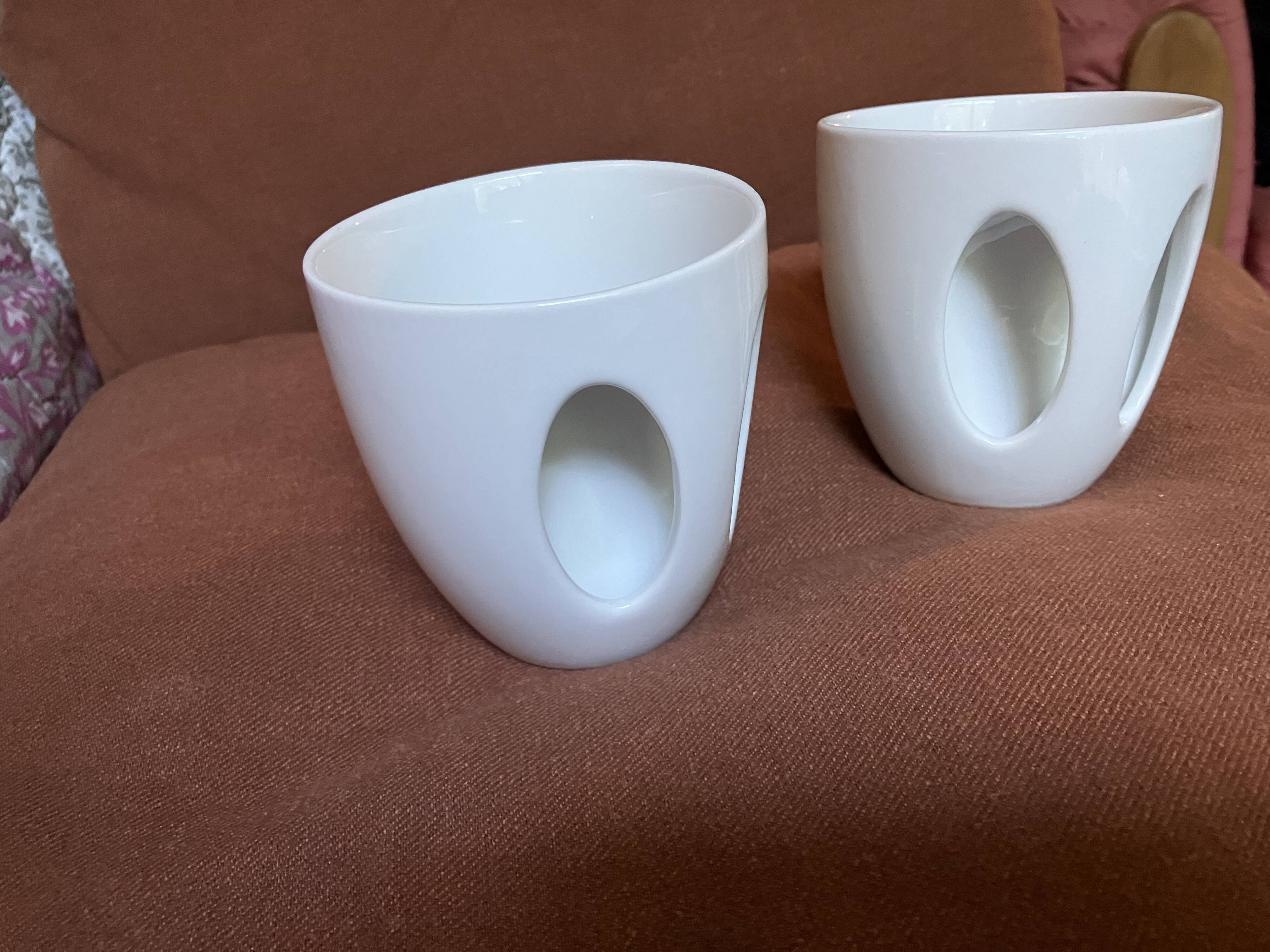 Paire mugs blancs faïence porte cuillère moderne rare