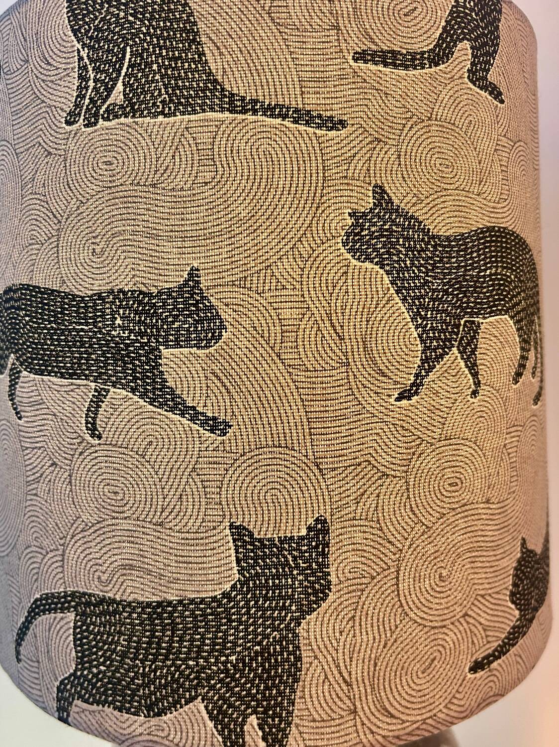 Lampe de table charmante pour les amoureux des chats - nouvellement assemblée