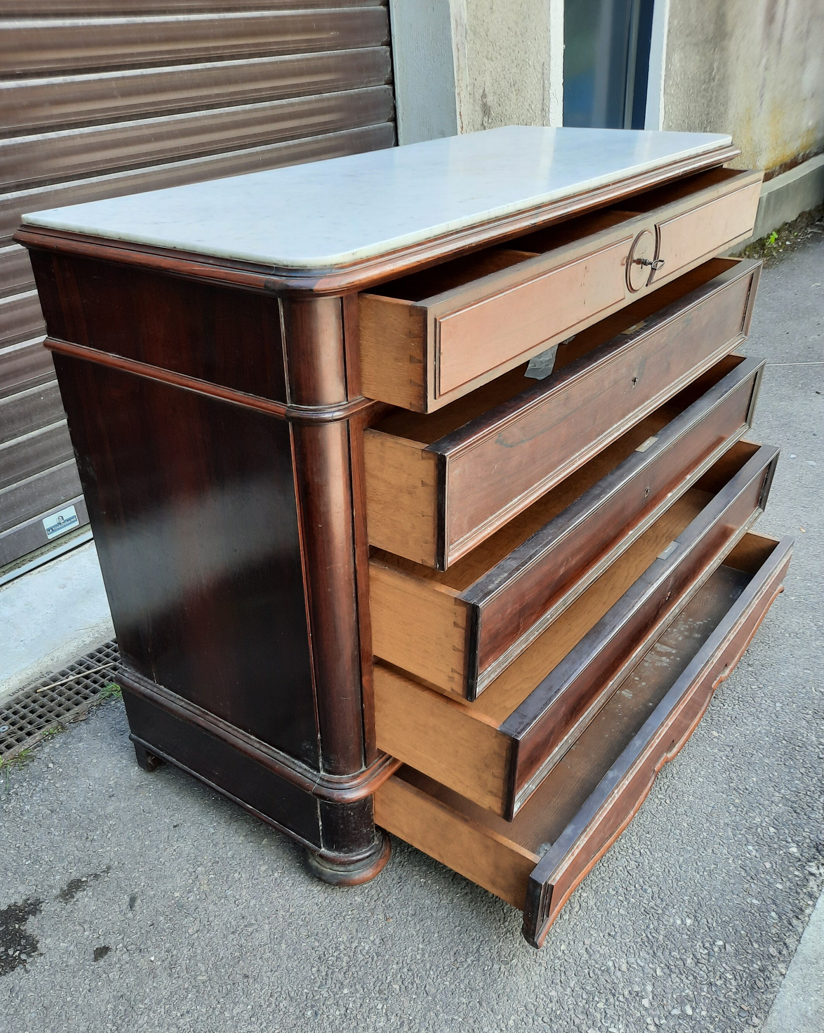 Rosewood plating chest of drawers from the 19th century