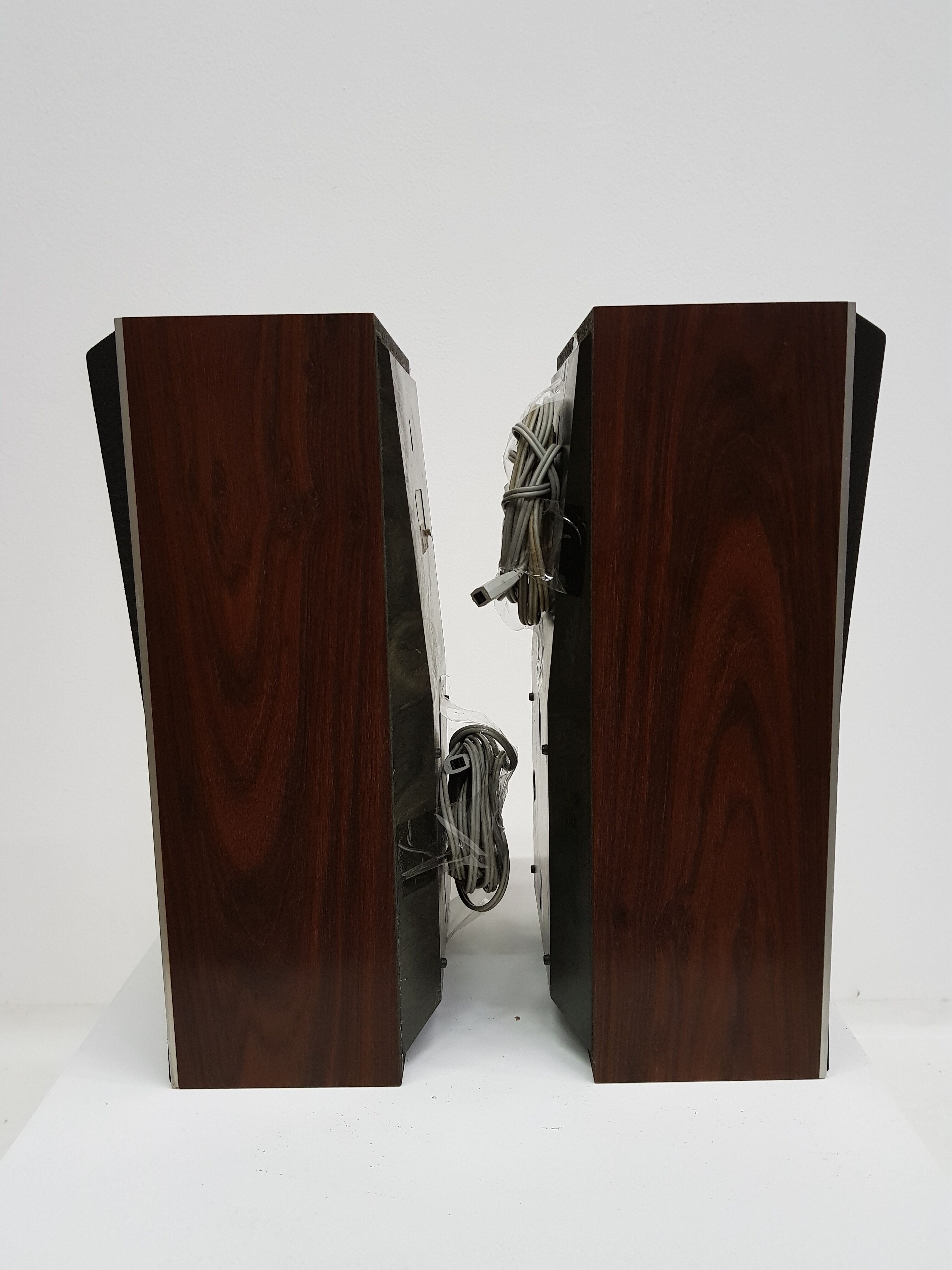 Paire d'enceinte en teck Bang & Ofulsen Beovox S-25