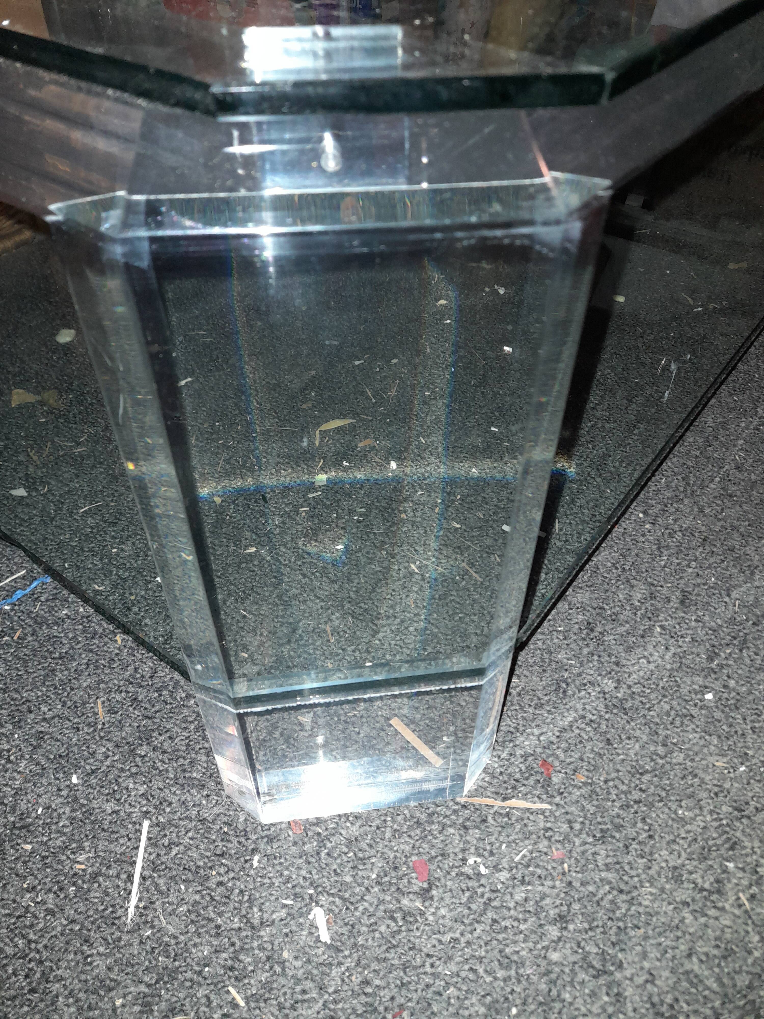 Modernist coffee table in glass and plexiglass altuglas design David Lange 1980