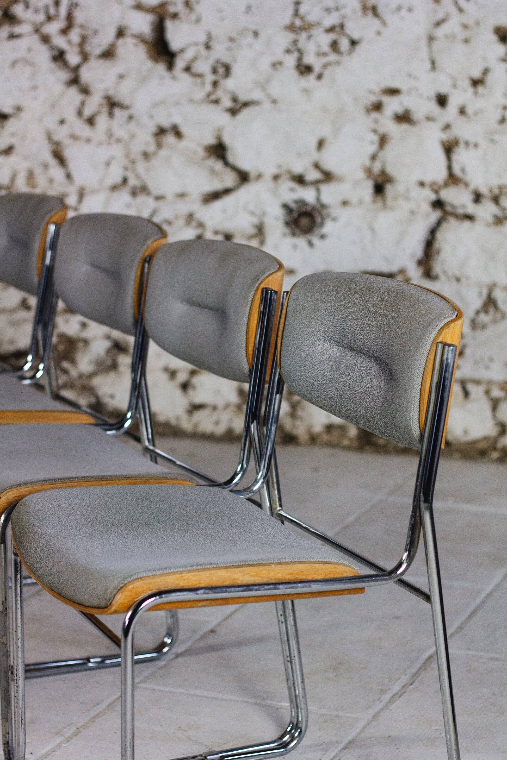 4 conference chairs from La Sorbonne, 1970