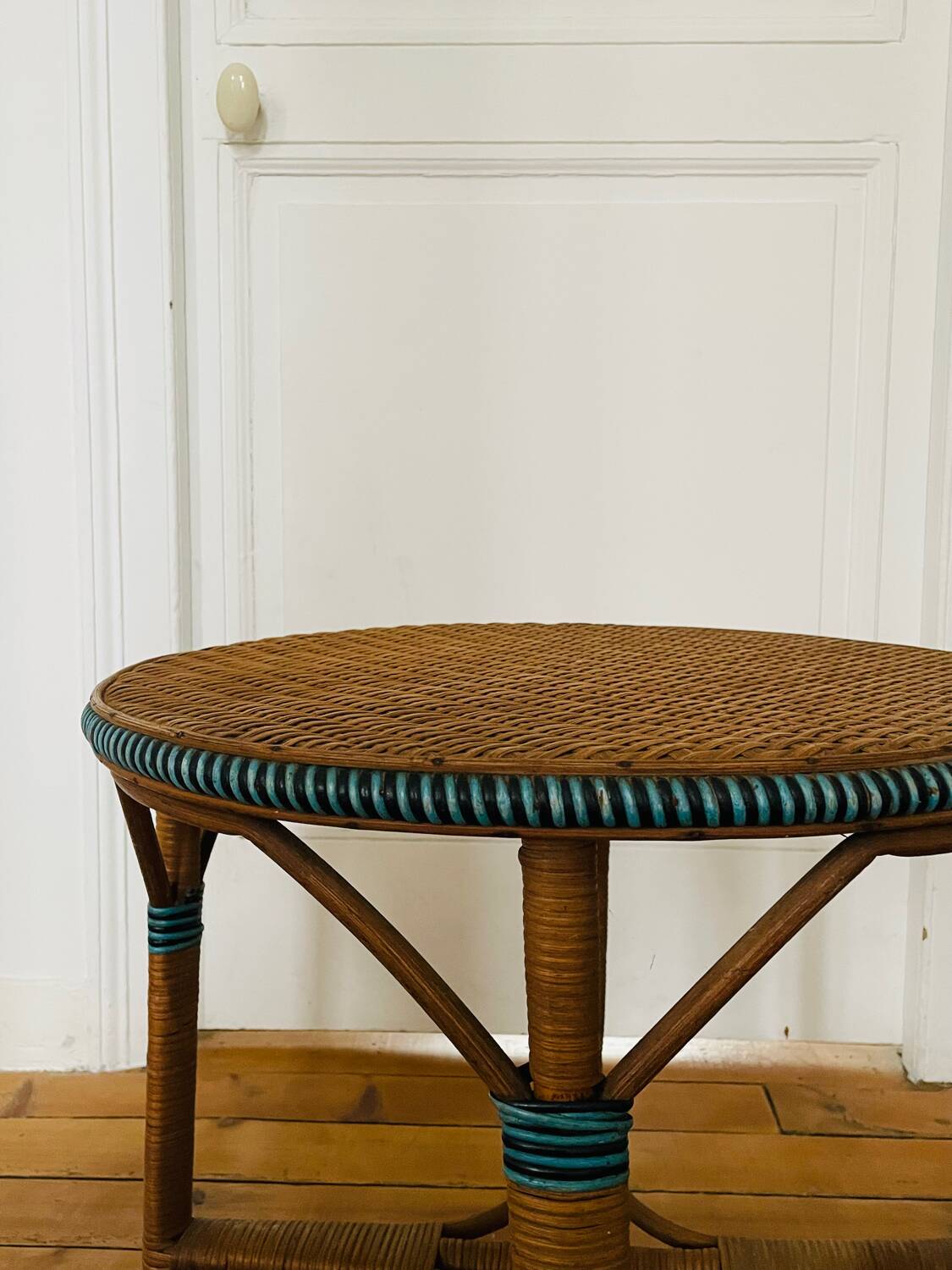 Vintage rattan coffee table pedestal