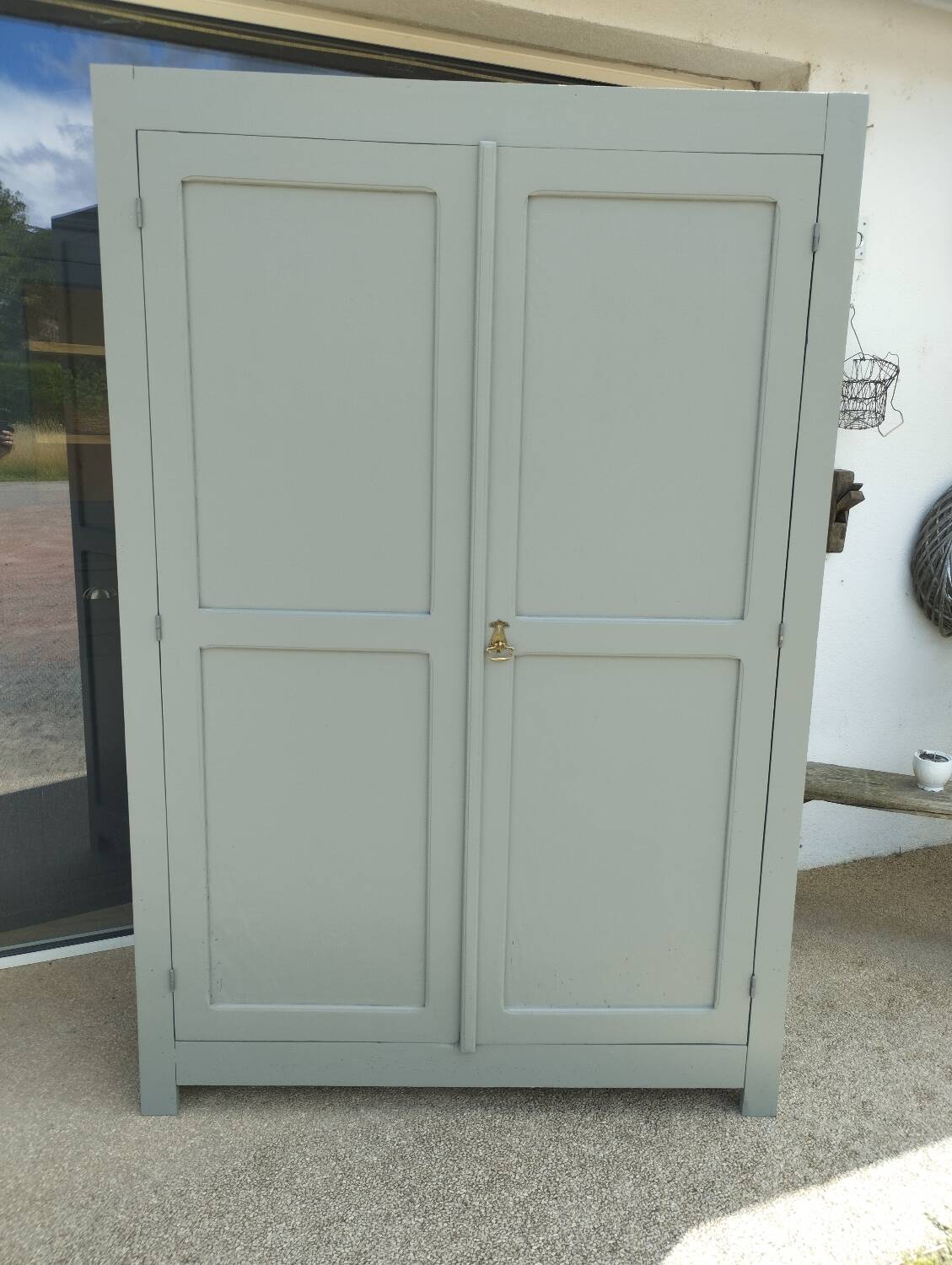 Green Parisian wardrobe