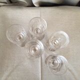 Suite de 5 verres a pied pour digestif en verre