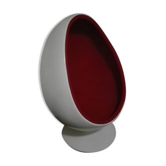 Egg armchair