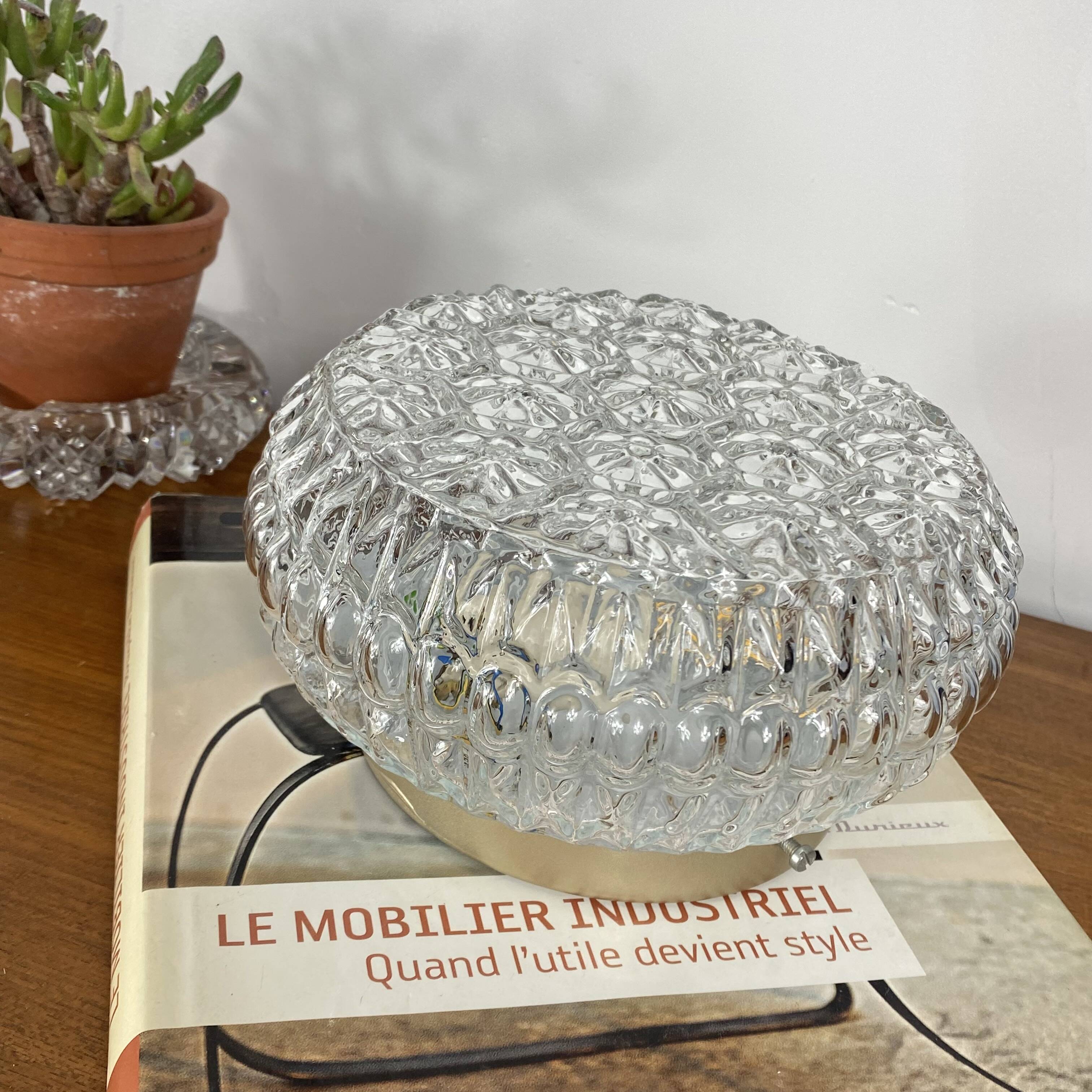 Round wall light ceiling fixture in glass with small vintage flowers from the 1970s and 1980s.