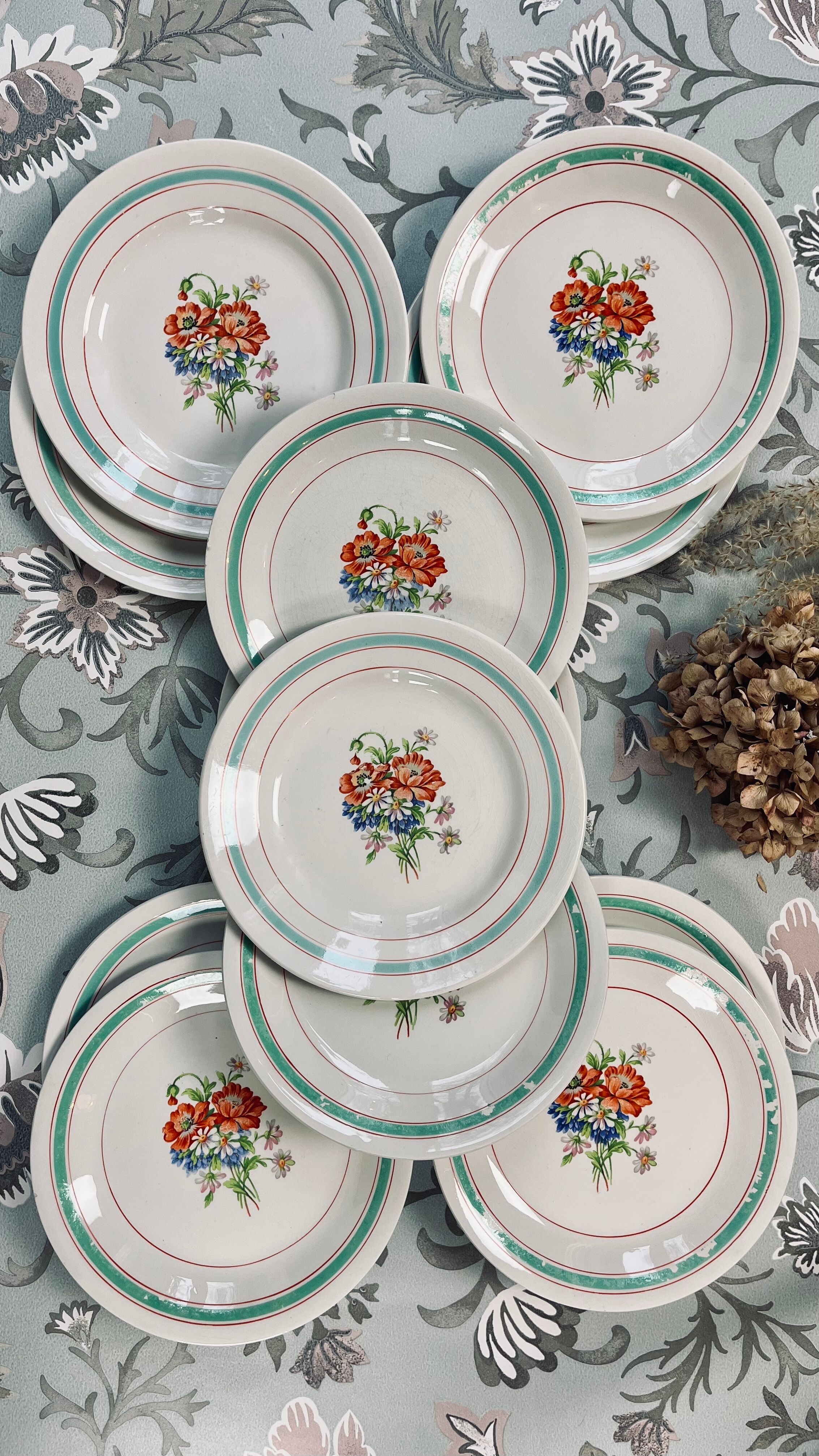 Set of 11 dessert plates Moulin des Loups Orchies