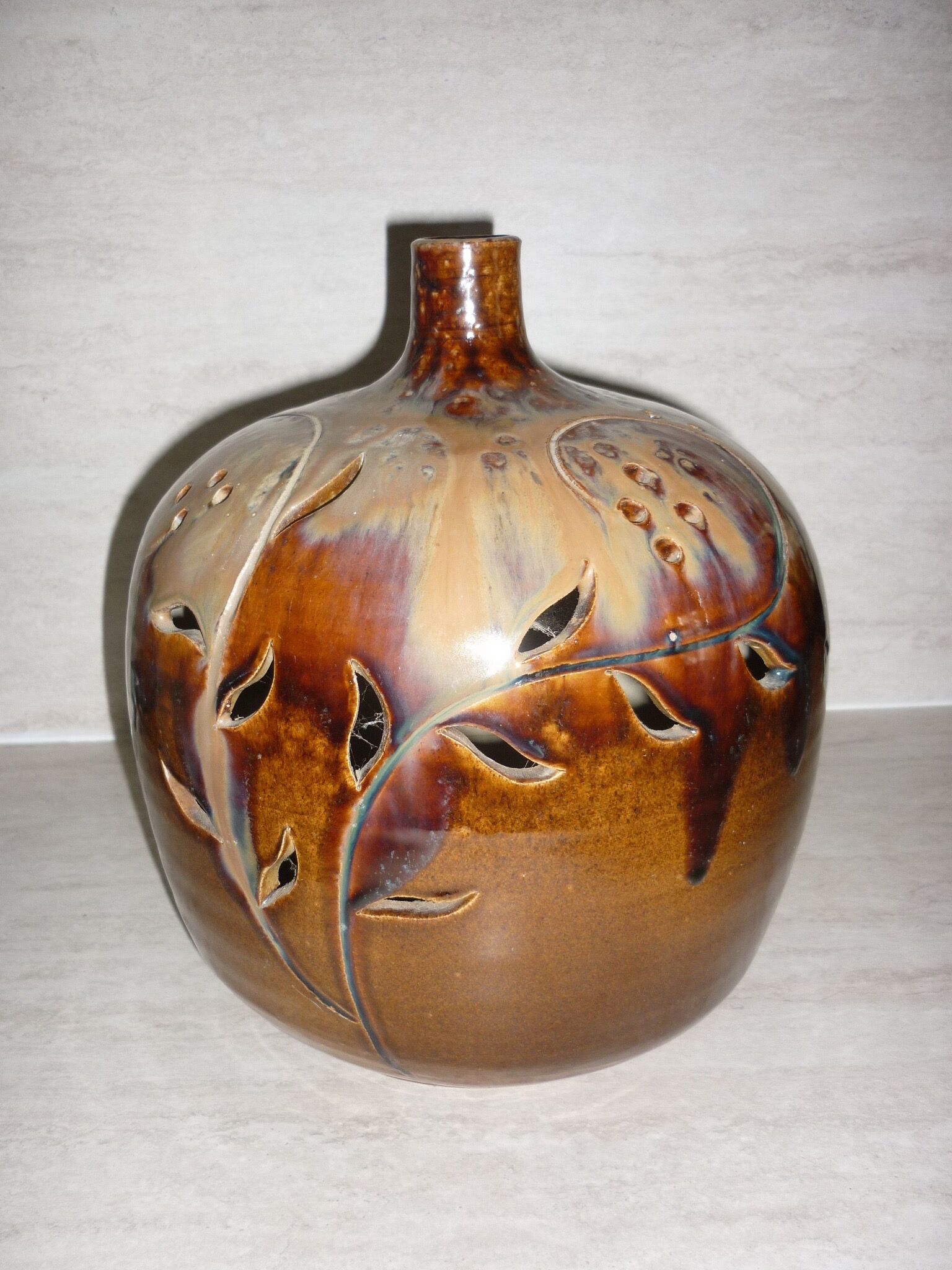 Vintage ceramic openwork ball lamp foot