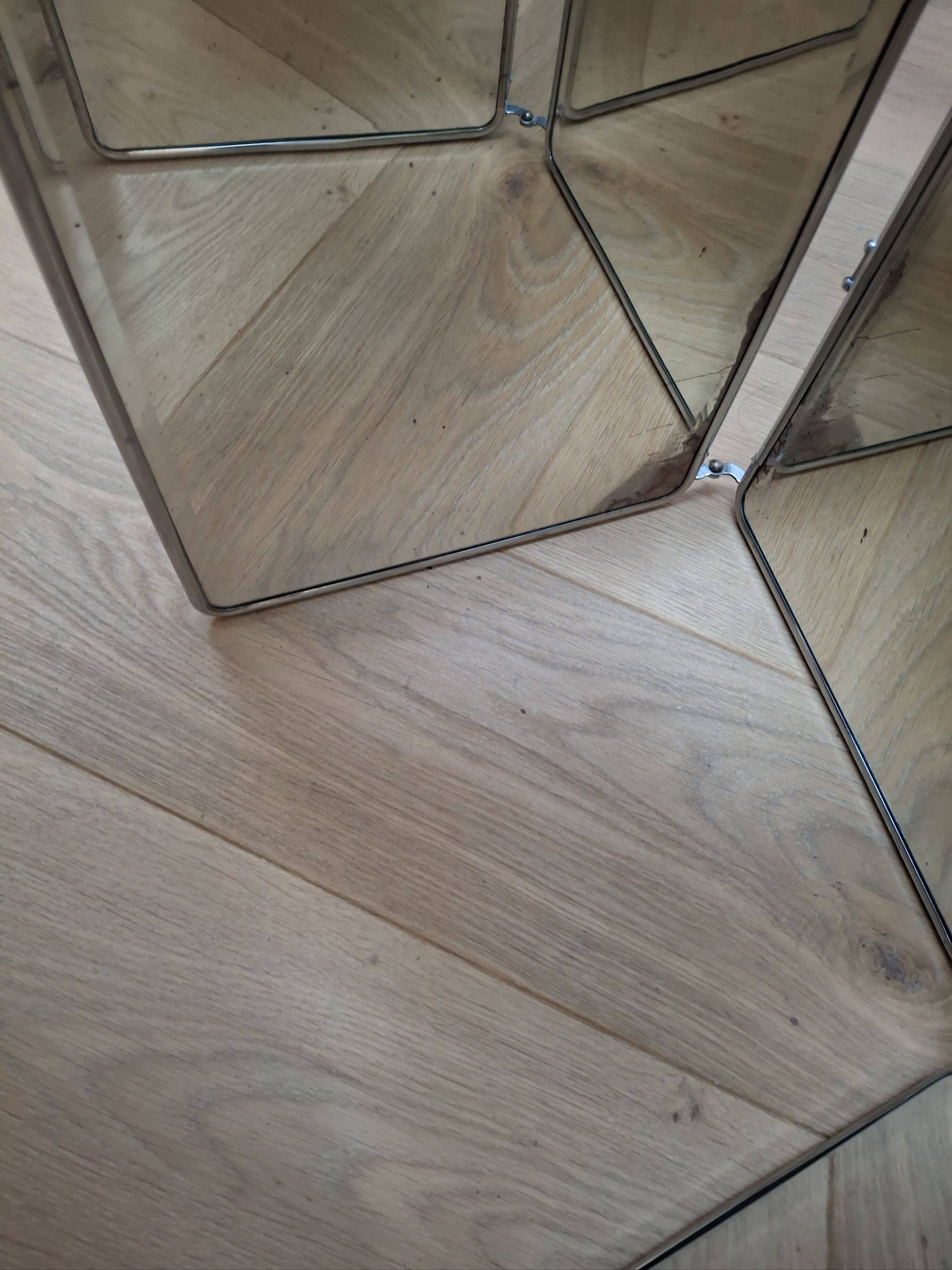 Ancient triptych mirror, Barber's mirror