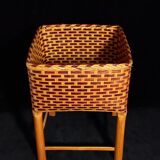 Plant holder wicker basket on foot