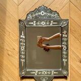 Miroir vénitien ancien avec gravures florales
