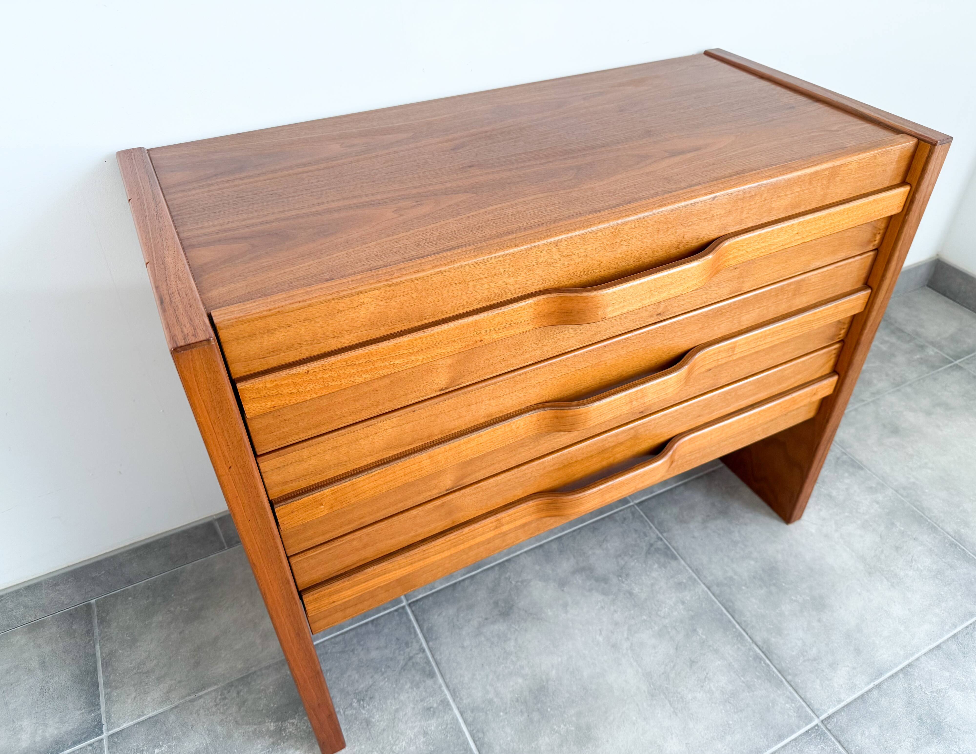 Elm chest of drawers dlg Maison Regain, vintage 70's