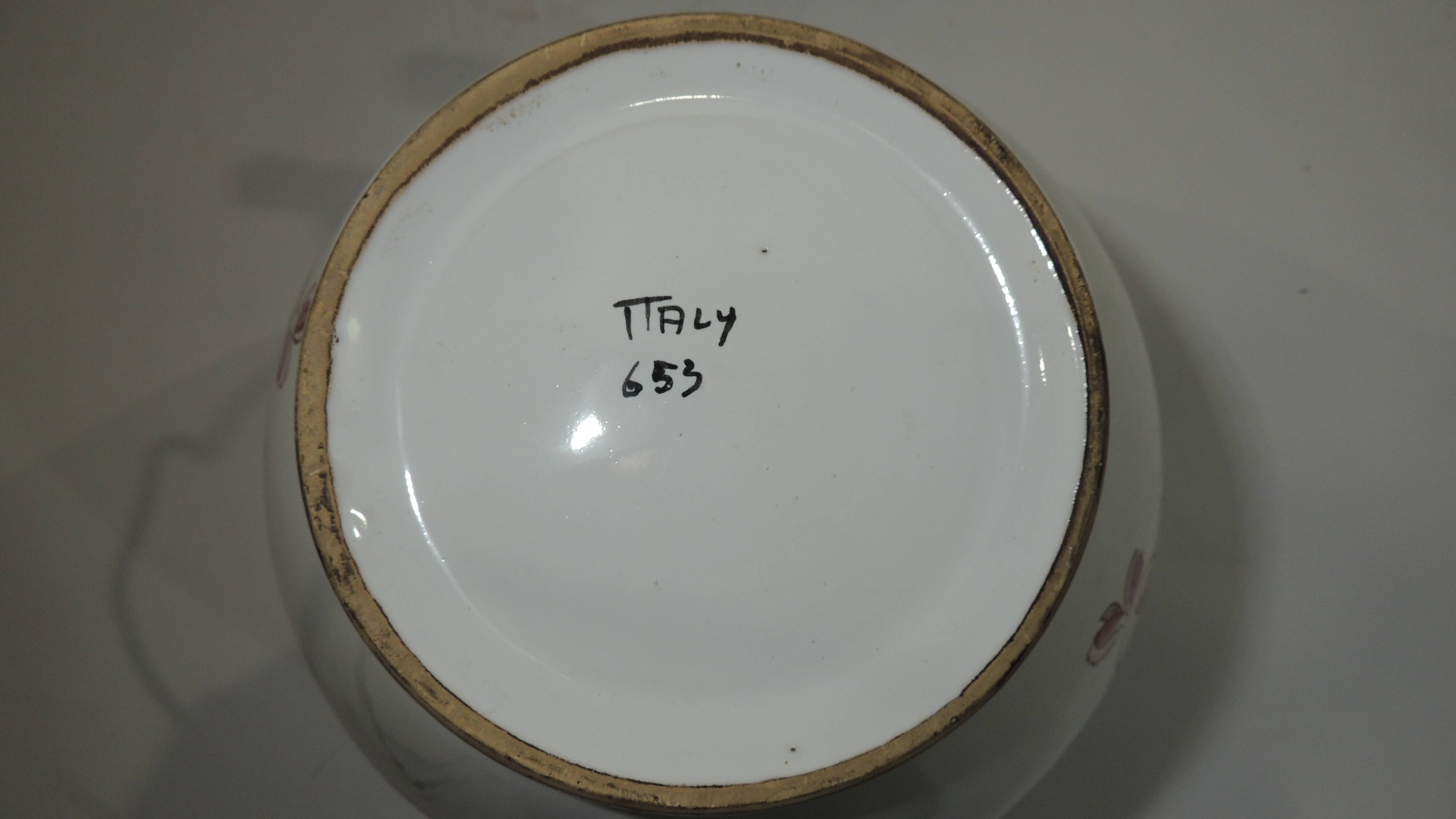 Earthenware/vintage plant pot