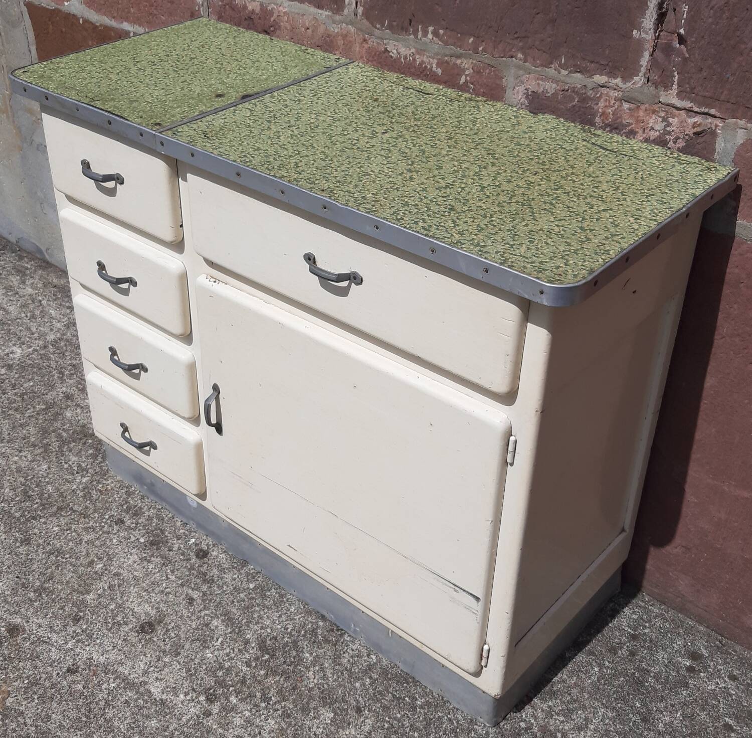 Kitchen buffet (1950s)