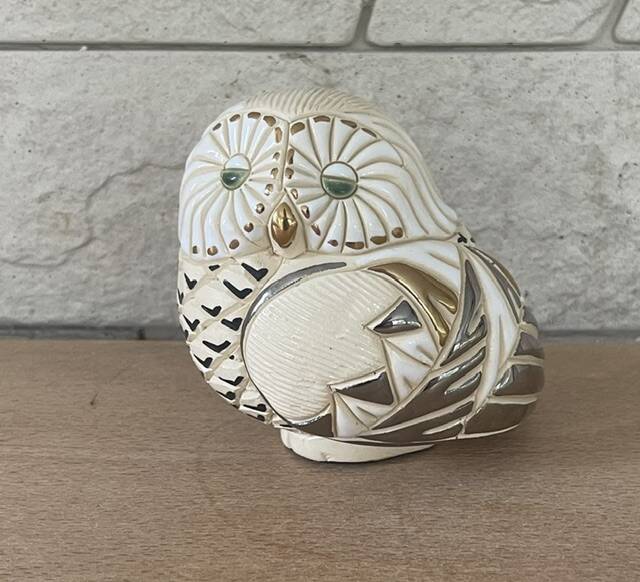 Ceramic owl by Rosa Rinconada, gold and platinum.