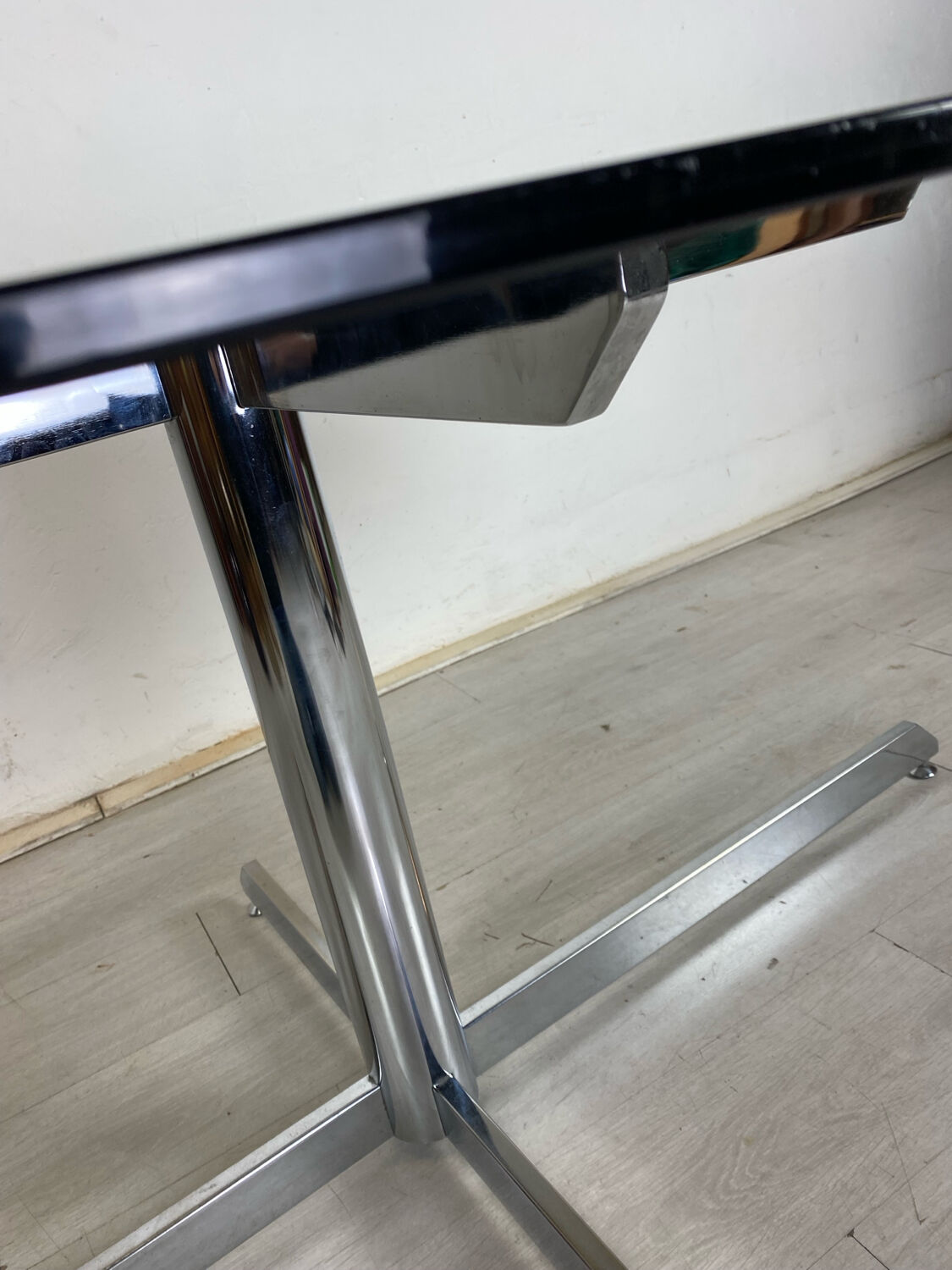 Chrome table