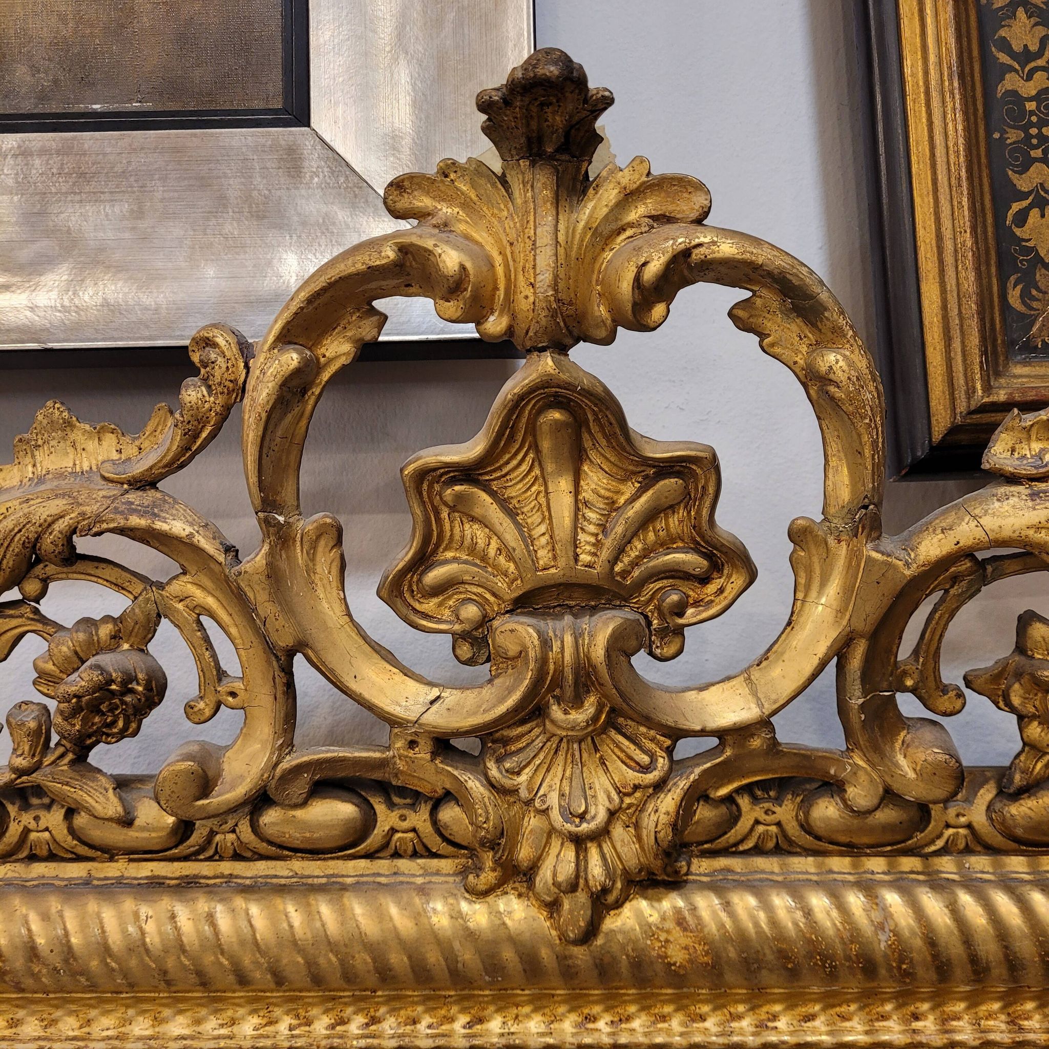 Espejo de pared Segundo Imperio, Madera tallada y dorada, Napoleon III, circa 1880 – France