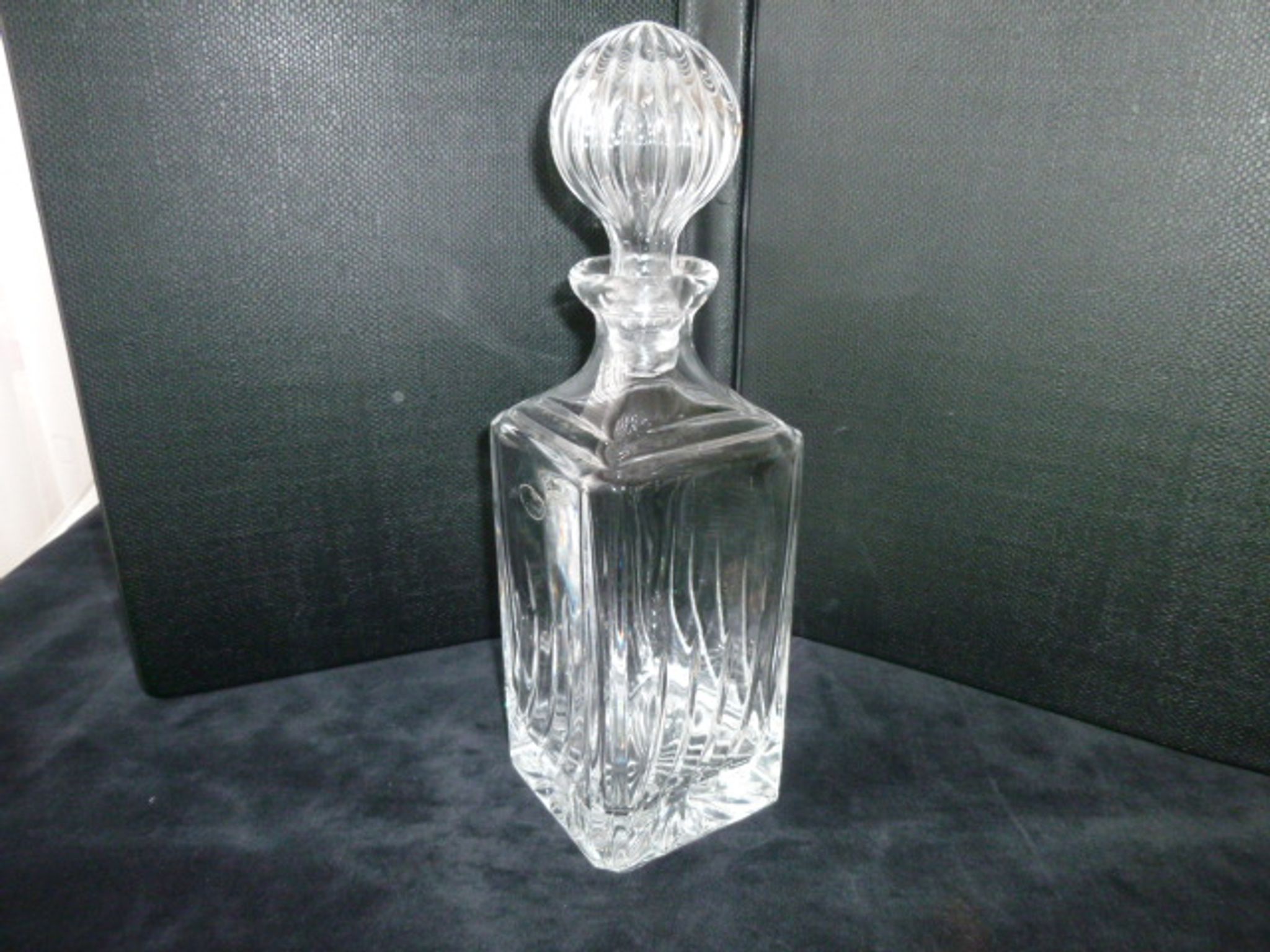 Hand-cut crystal whisky decanter from Cristallerie Matous