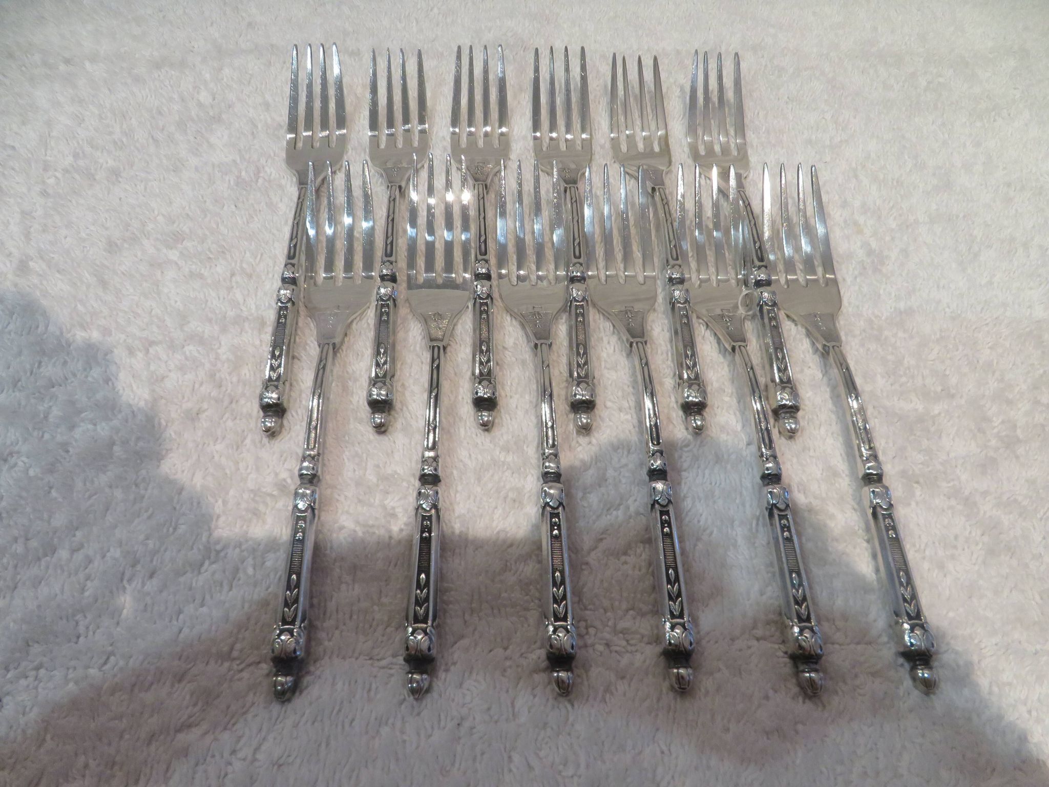 12 fourchettes à lunch métal argenté orfèvre Manulor manche à la russe