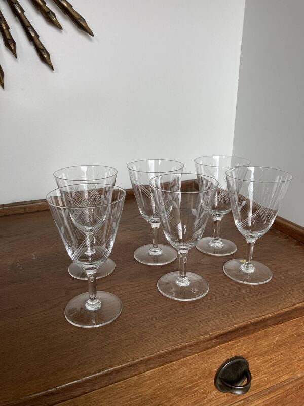 Série de 6 verres ciselés