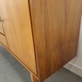 Mid-century notenhout fineer dressoir met 3 lades