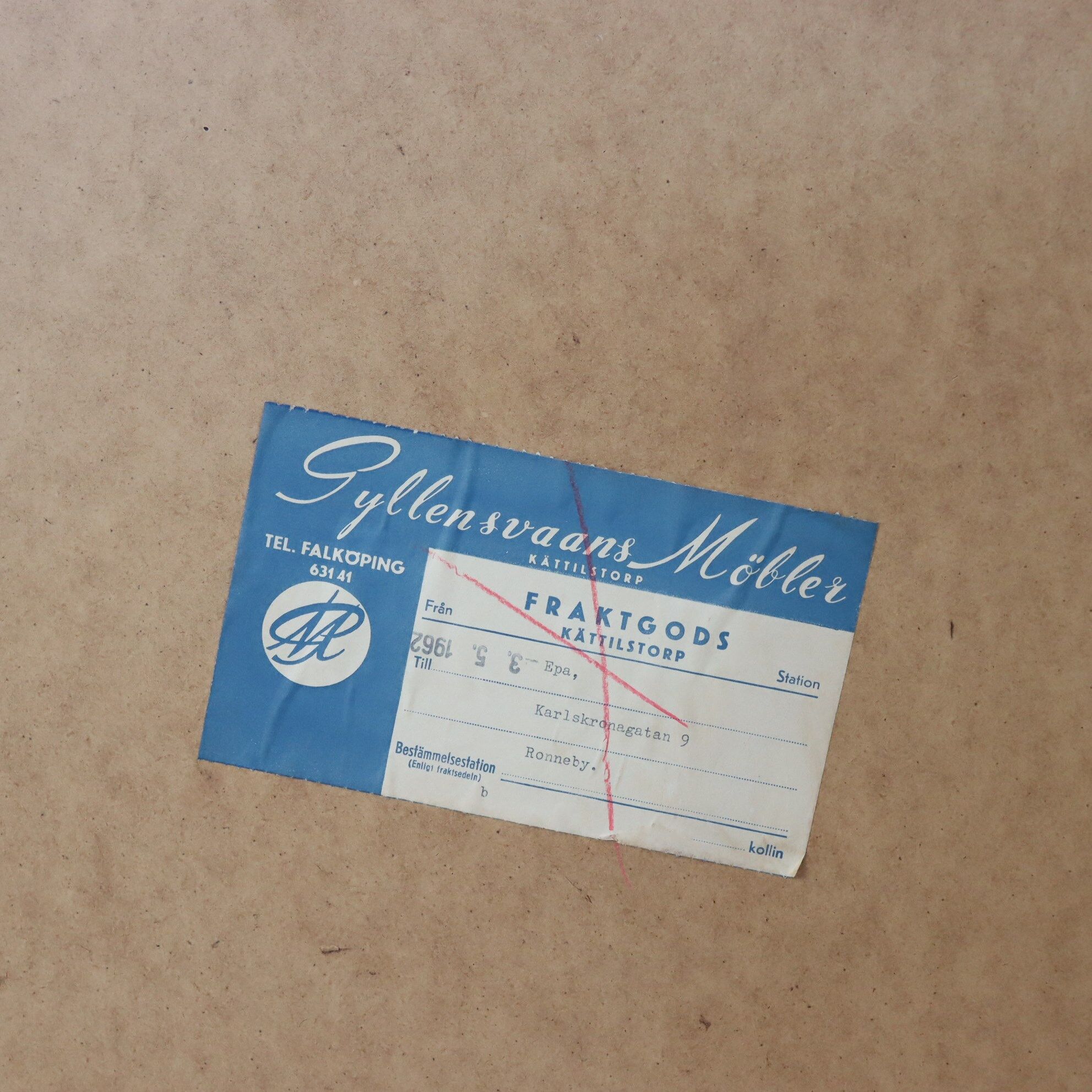 Two-tone chest of drawers