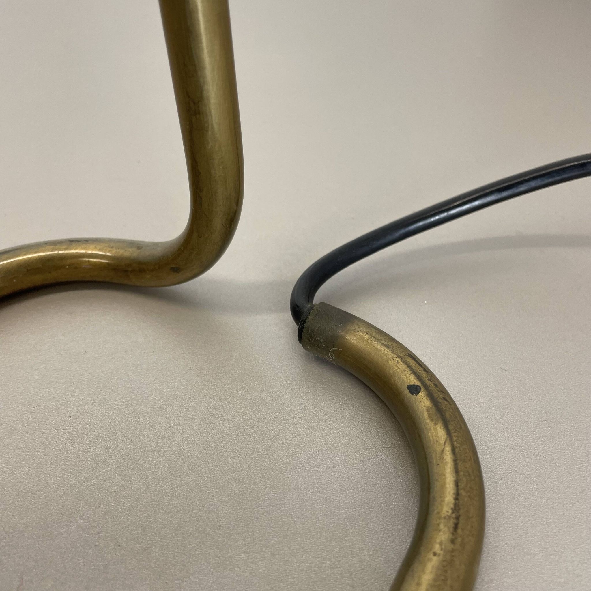 Lampe de table cubique moderniste en laiton et métal par Florian Schulz, Allemagne, années 1970