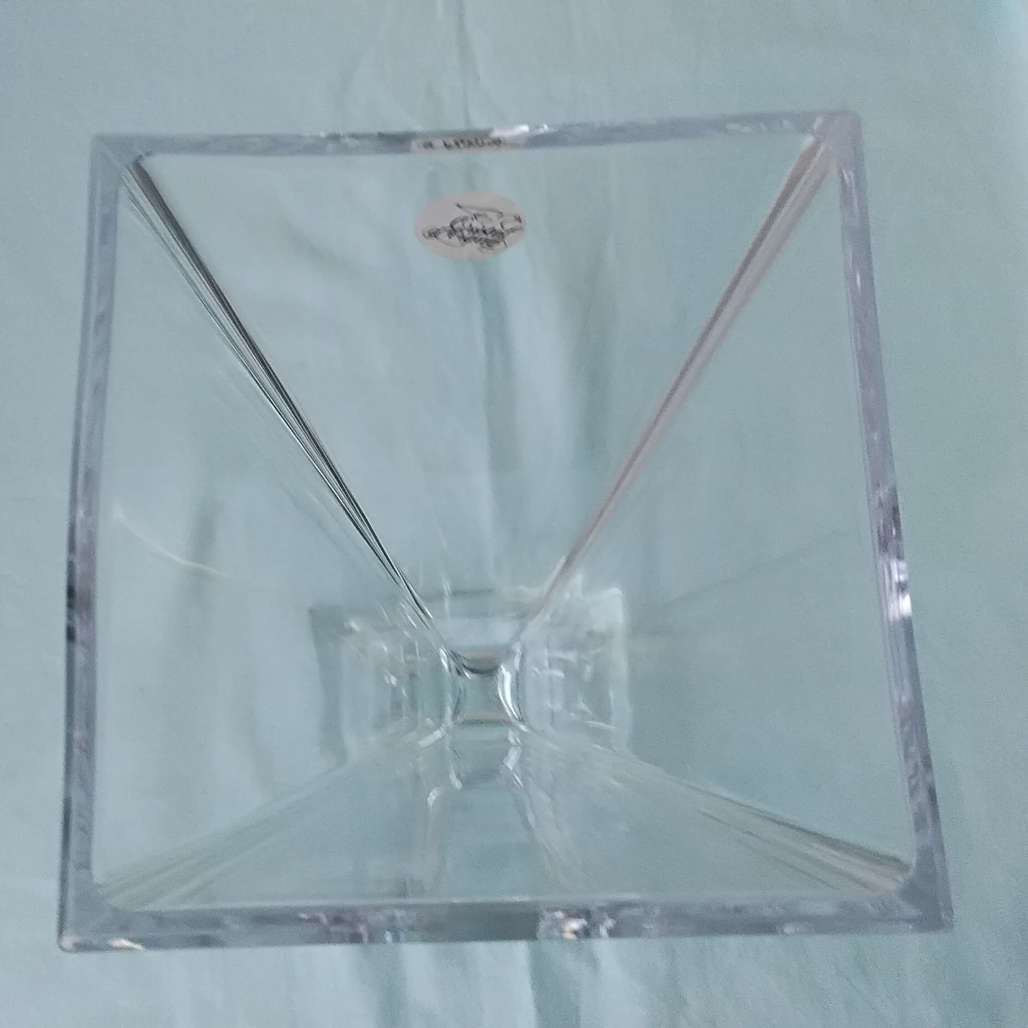 Crystal vase design