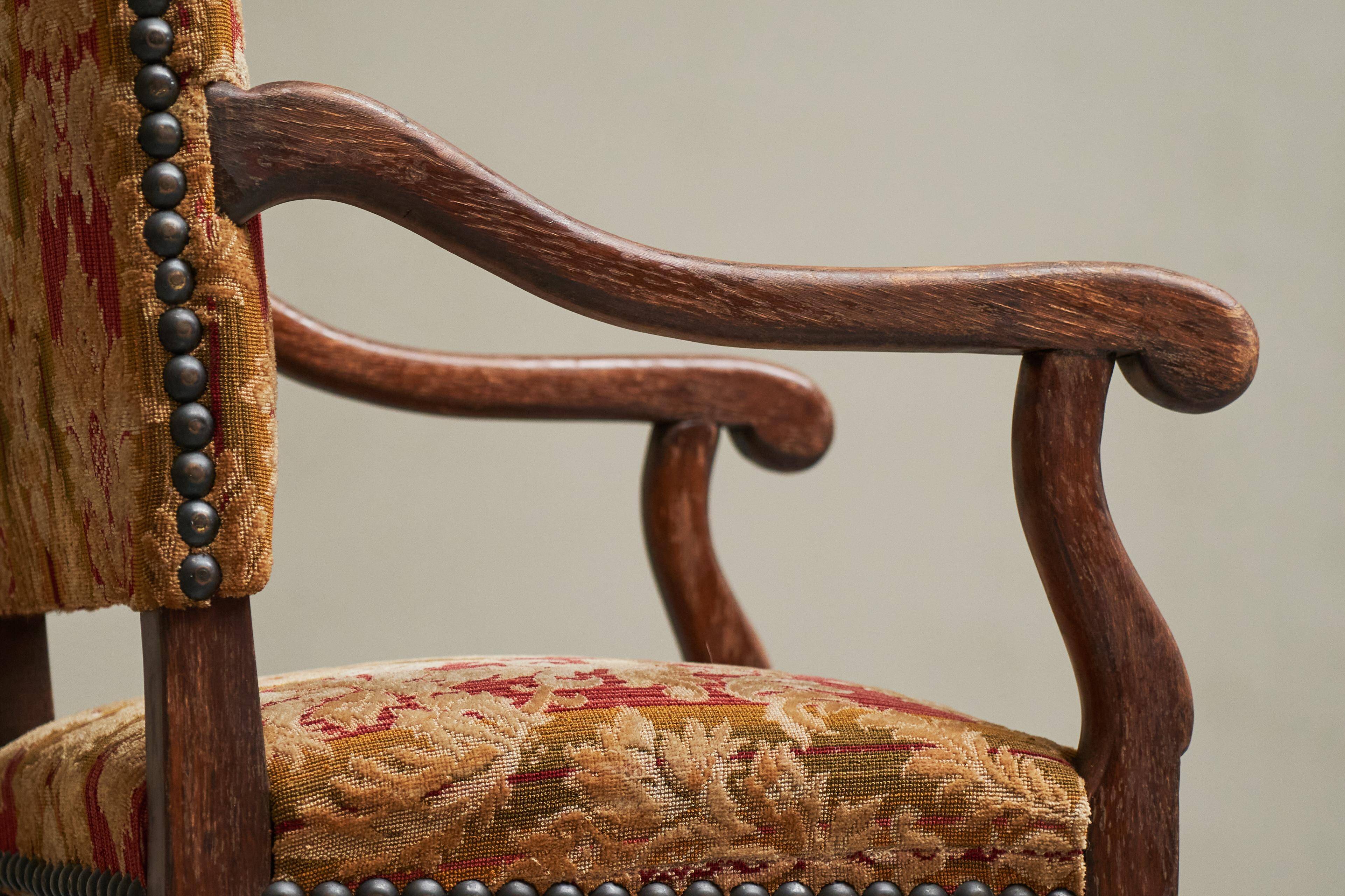 Sheep Bone Armchair in solid wood and 19th-century upholstery