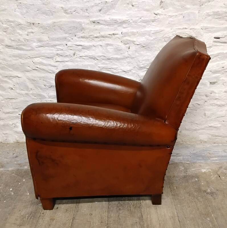 Fauteuils club ancien en crin dossier moustache