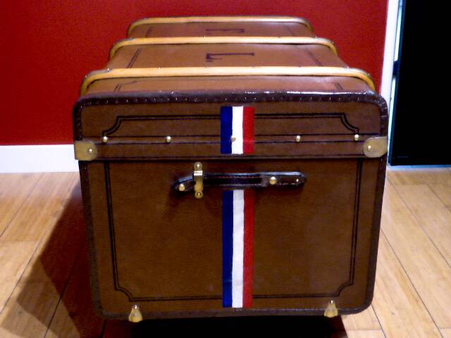 Curved mail bag in tawny from the 1920s - 100 x 54 x 46 cm