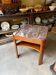 Table d'appoint carrée en bois et marbre rouge 60 x 60 cm