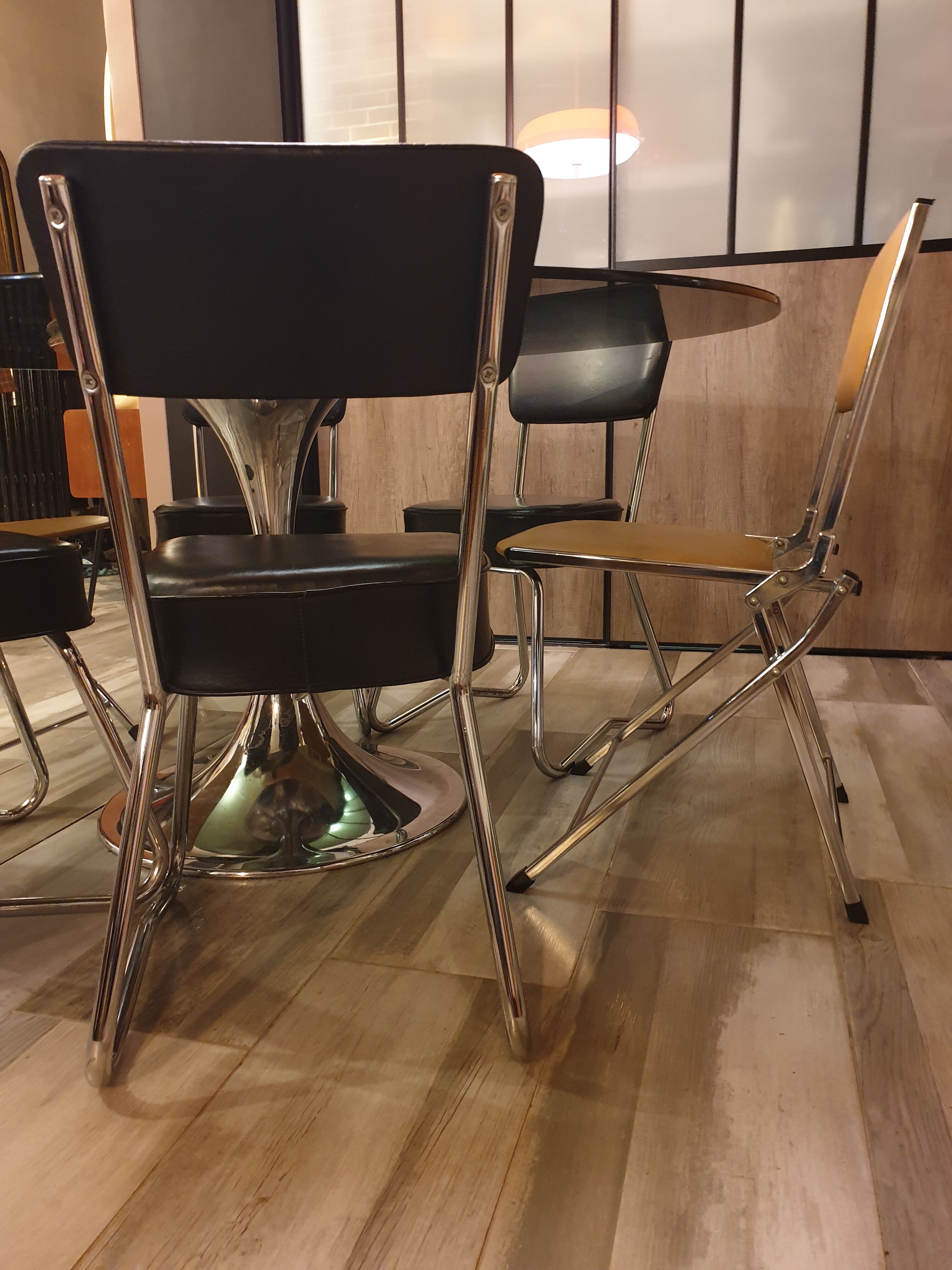 Série  de 4 chaises  Ronéo mobilier industriel  1950