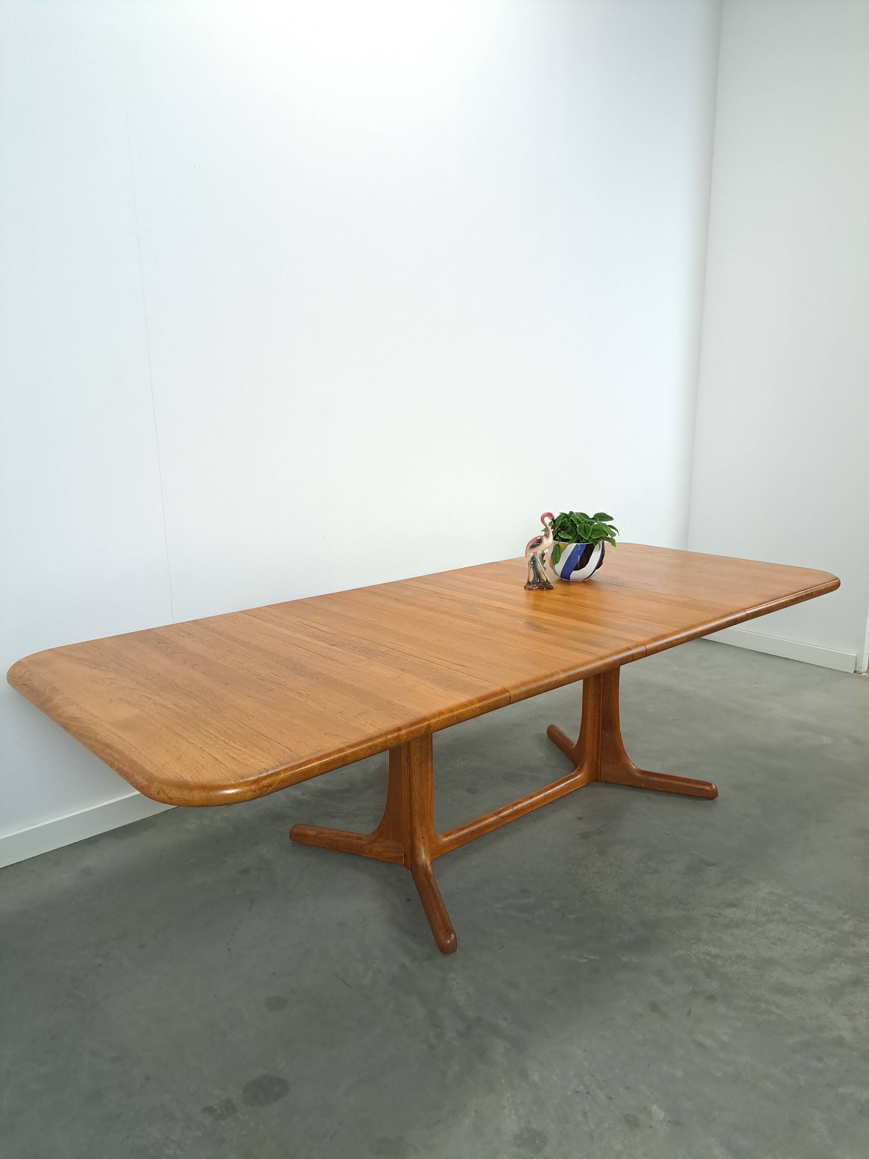 XL Deense uitschuifbare teak eettafel