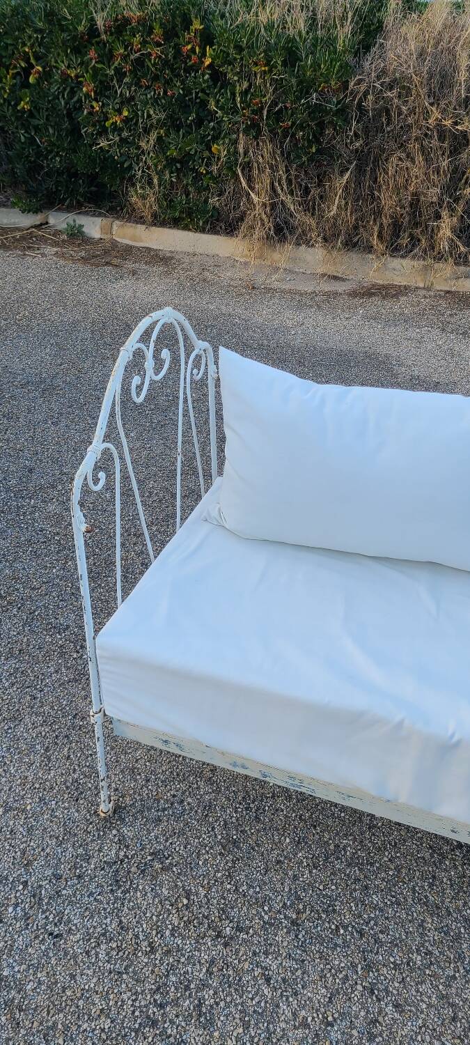 Wrought iron daybed