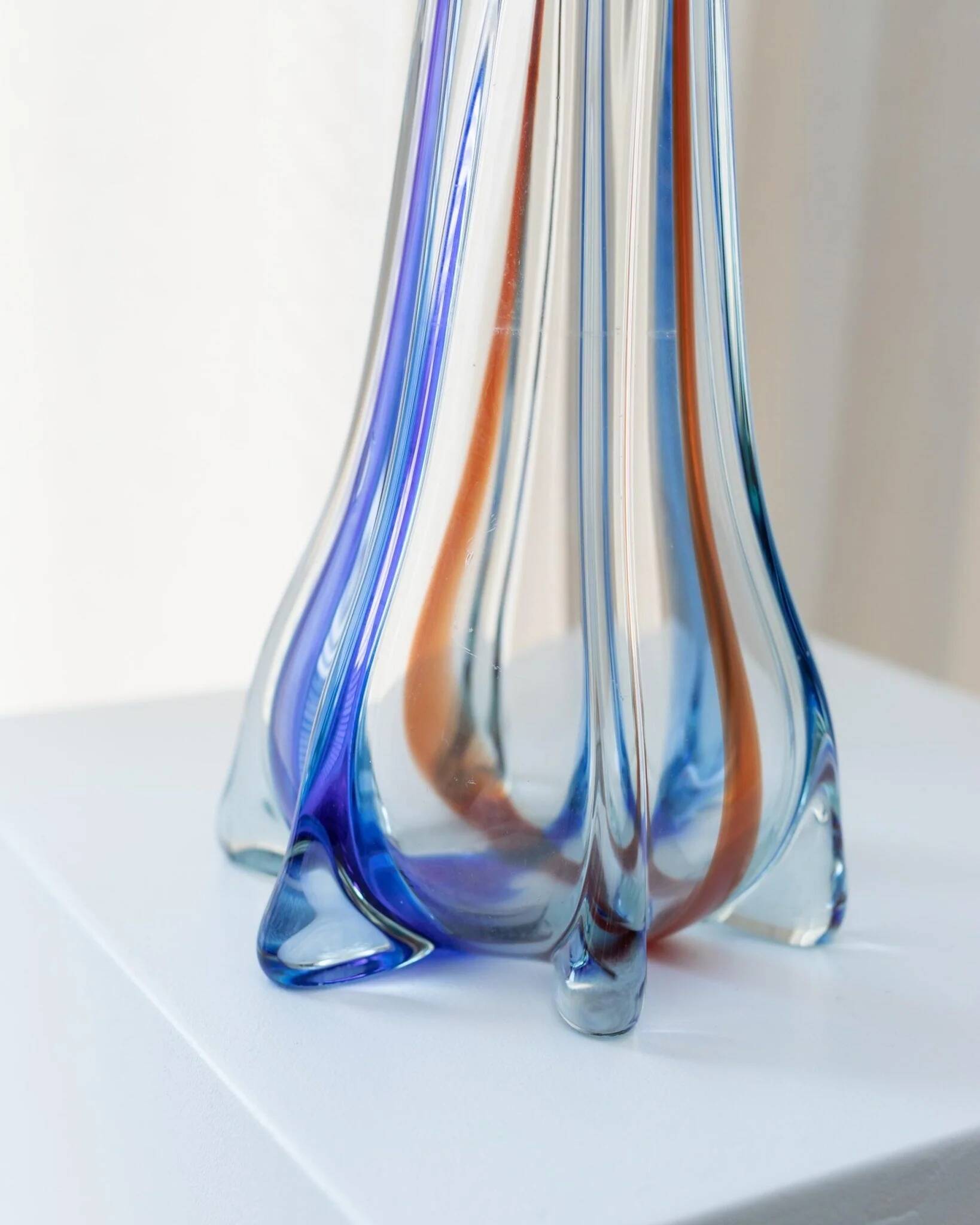 Vintage Murano glass vase - clear glass with blue and red details - timeless design from Italy in the 1970s - gift idea, table decoration.